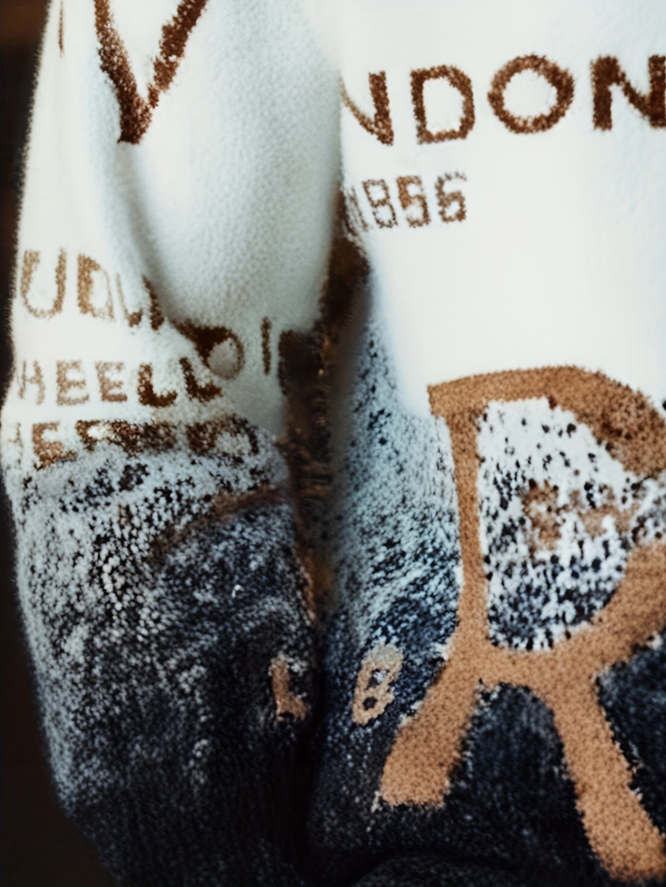 Men'S Slim-Fit Color-Block Letter Print Sweater - Soft, Warm, and Durable Long Sleeve Pullover for Fall/Winter, Casual Business Style, Round Neck, Light -Friendly, No Ironing Required, Casual Winter Wear | Trendy Casual Style | Soft Sweater