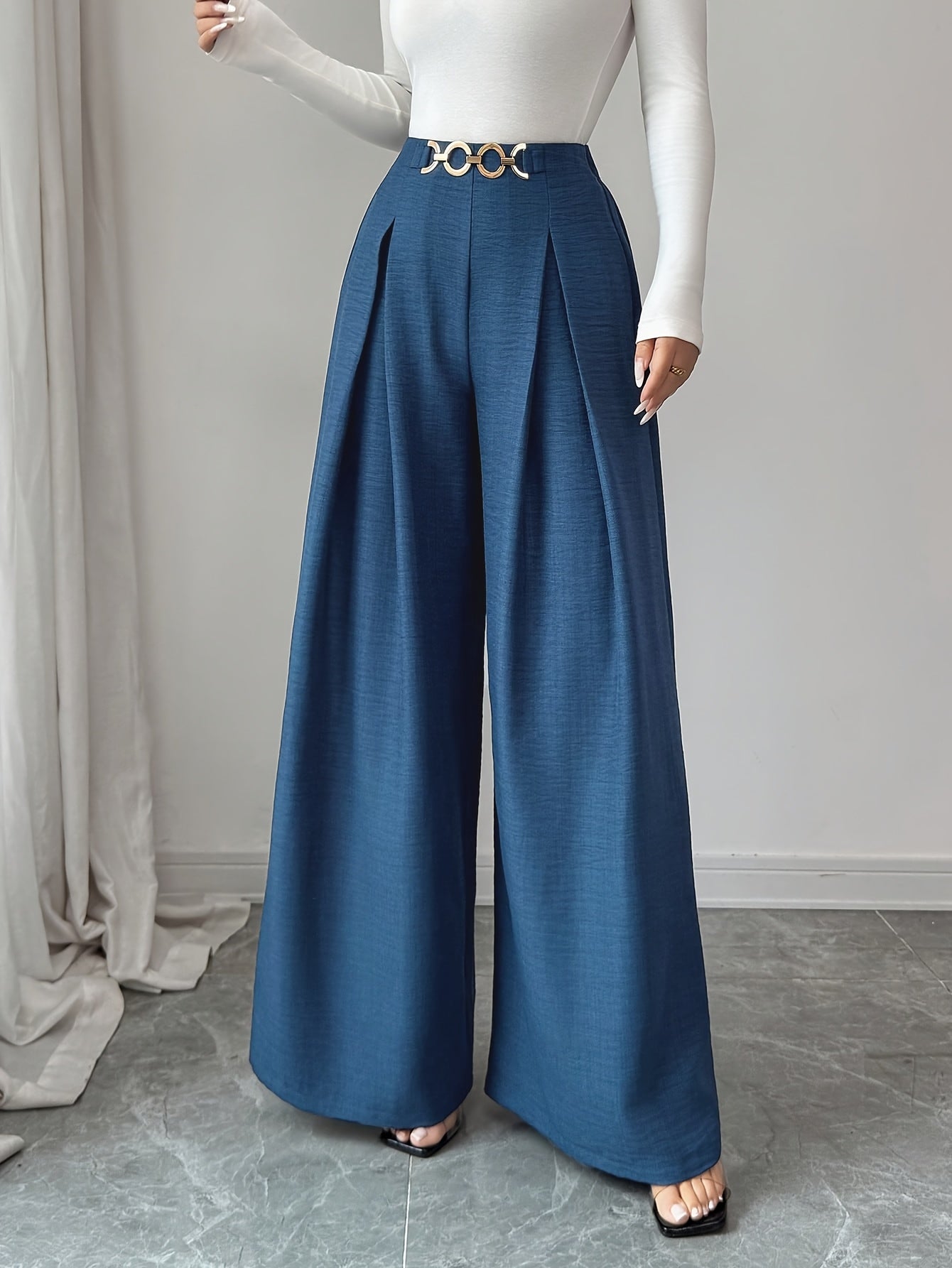 Women'S Solid Color Wide-Leg Pants Feature an Elastic Waistband, Metal Chain, And Pleated Design