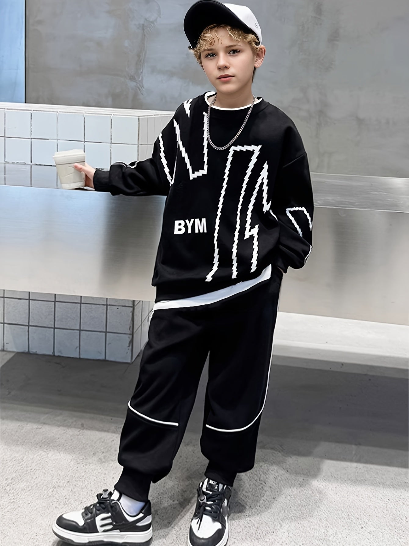 1 Pack Stylish Boys Outfit Sets - Trendy Autumn/Winter Clothes for Kids Aged 5-10, Cozy Fleece Hoodie & Pants Combo, Boys Clothing Set with Cool Prints, Perfect for School & Playtime, Perfect for Outdoor 2PCS Children Fashion Long Sleeved Pants Set