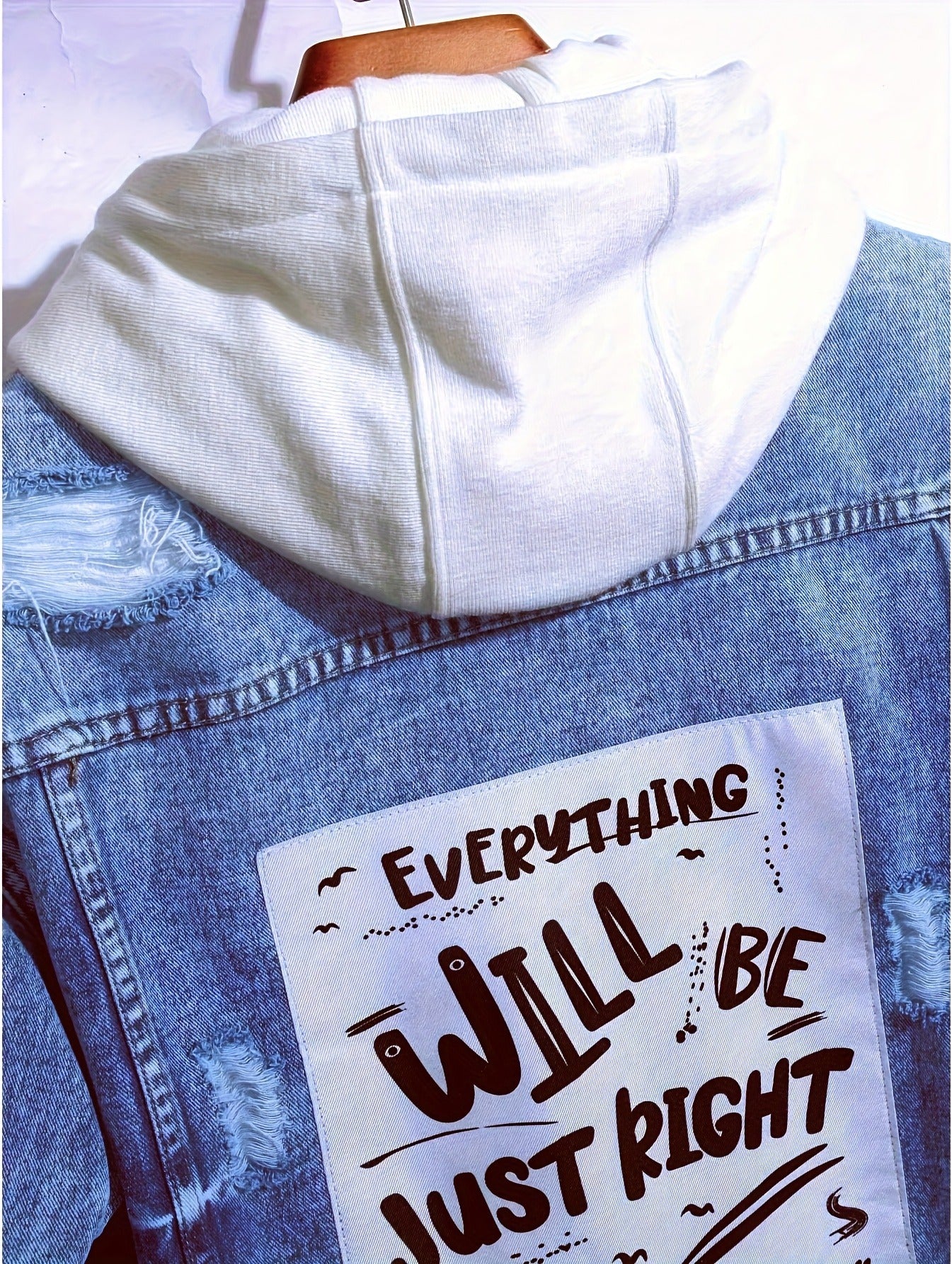 1pc Men'S Lightweight Faux Denim Jacket - Casual Street Style with " Everything Will Be Just Right from Now" Print, Regular Fit, Non-Stretch Fabric, Casual Outerwear | Street Style Jacket | Functional Pockets, Faux Denim Jacket Men, Casaca Jean Hombre