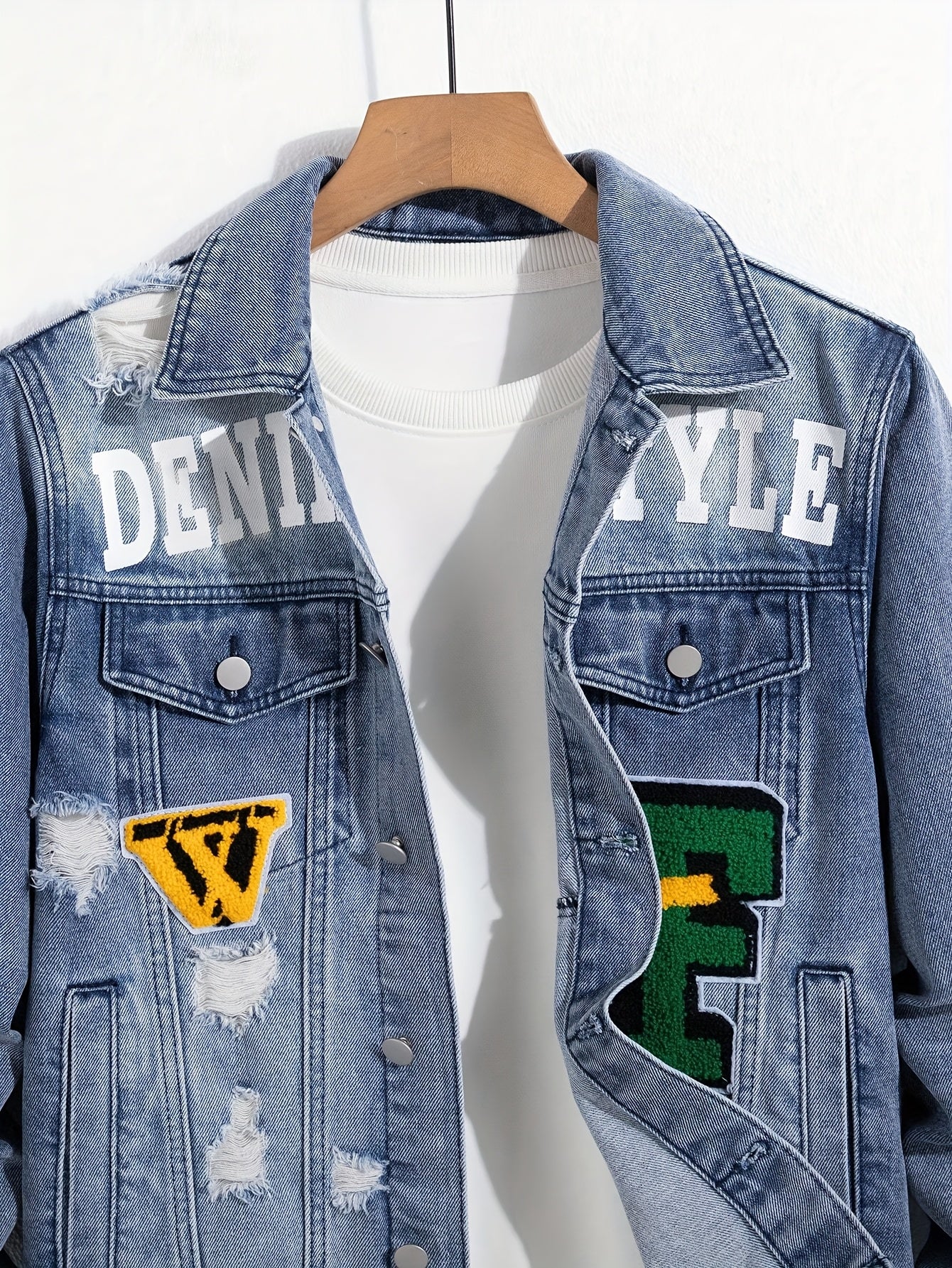 Men'S Streetwear Faux Denim Jacket with Distressed Details & Graphic Print - Washed Blue Faux Denim, Regular Fit Casual Outerwear for Spring/Fall, Daily Wear & Leisure Outings, Fall Fashion, Urban Style, Premium Stitching, Statement Piece, Young Adults