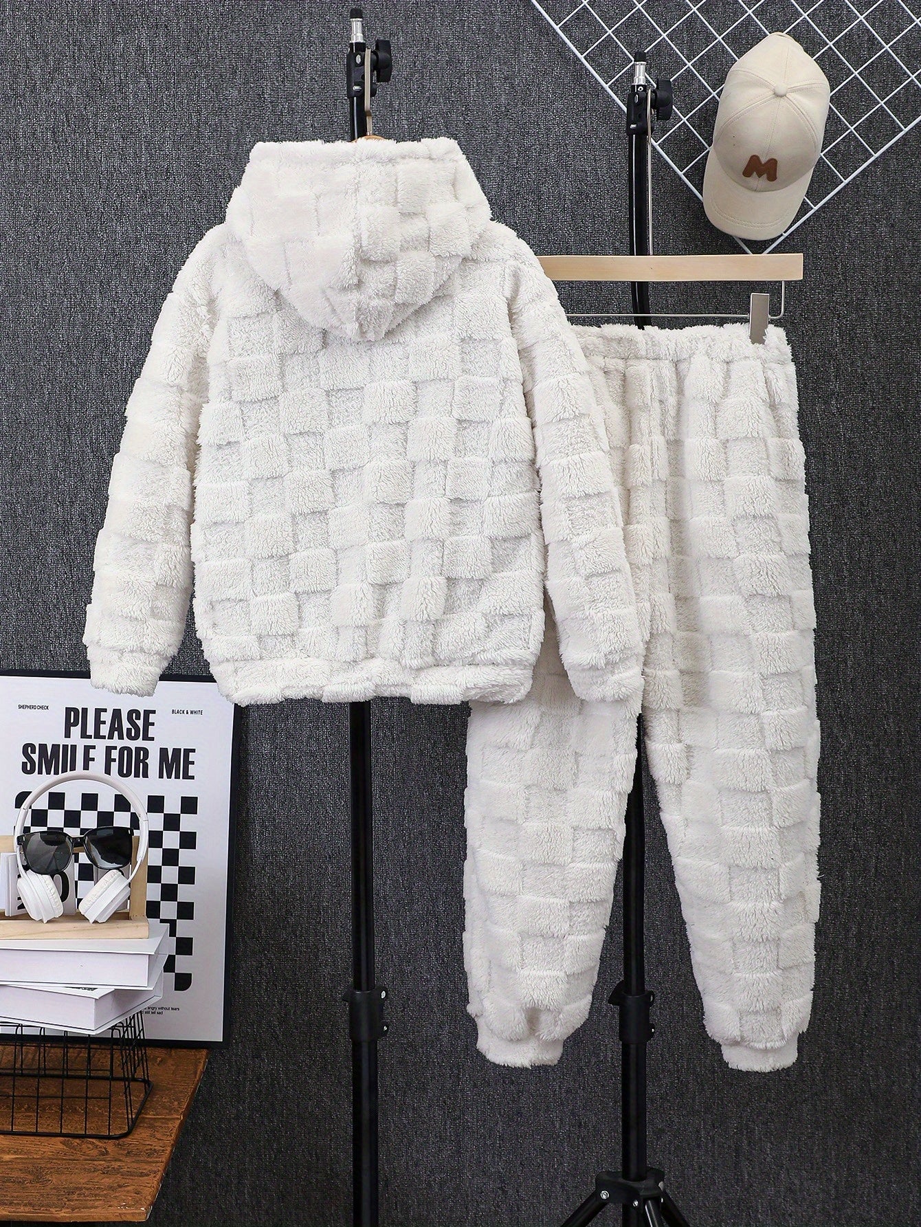 Boys' Winter Plush Hoodie & Pants Set - Cozy Letter Print Casual Outfit with "Chicago" Design, White Fleece-Lined Hooded Sweatshirt & Matching Pants, Perfect for Fall/Winter, Winter Clothing | Plush Hoodie | Fleece Lined Hoodie, Thick, for Outdoor