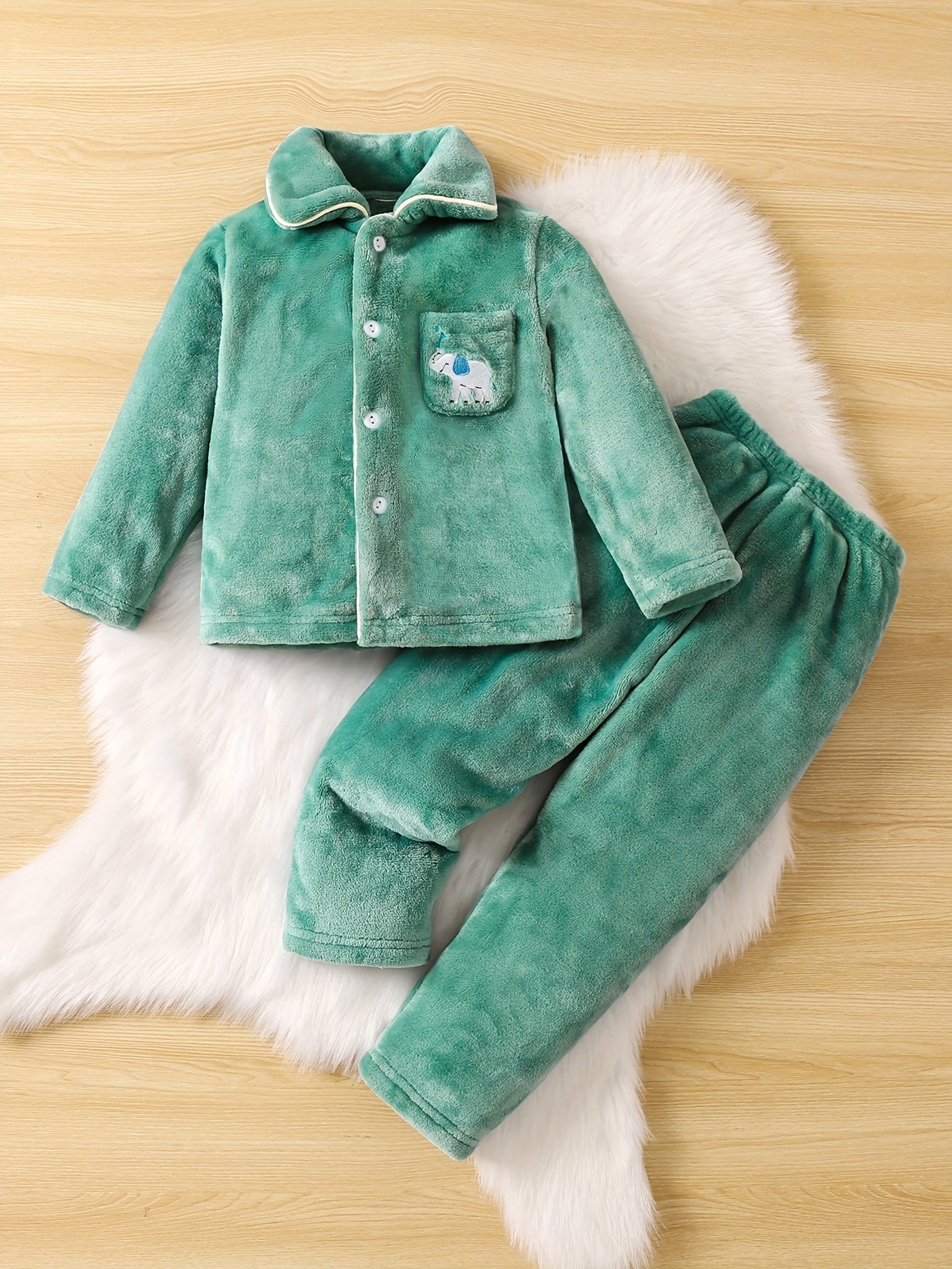 Boys' 2pcs Fall/Winter Warm Flannel Pajama Set, Open Chest Lapel Long Sleeve Top and Pants with Pockets, Green Embroidered Cartoon Elephant Pattern, Soft Comfortable Moisture-Wicking Polyester Fabric, Machine Washable, for 4-7 Years Old Boys