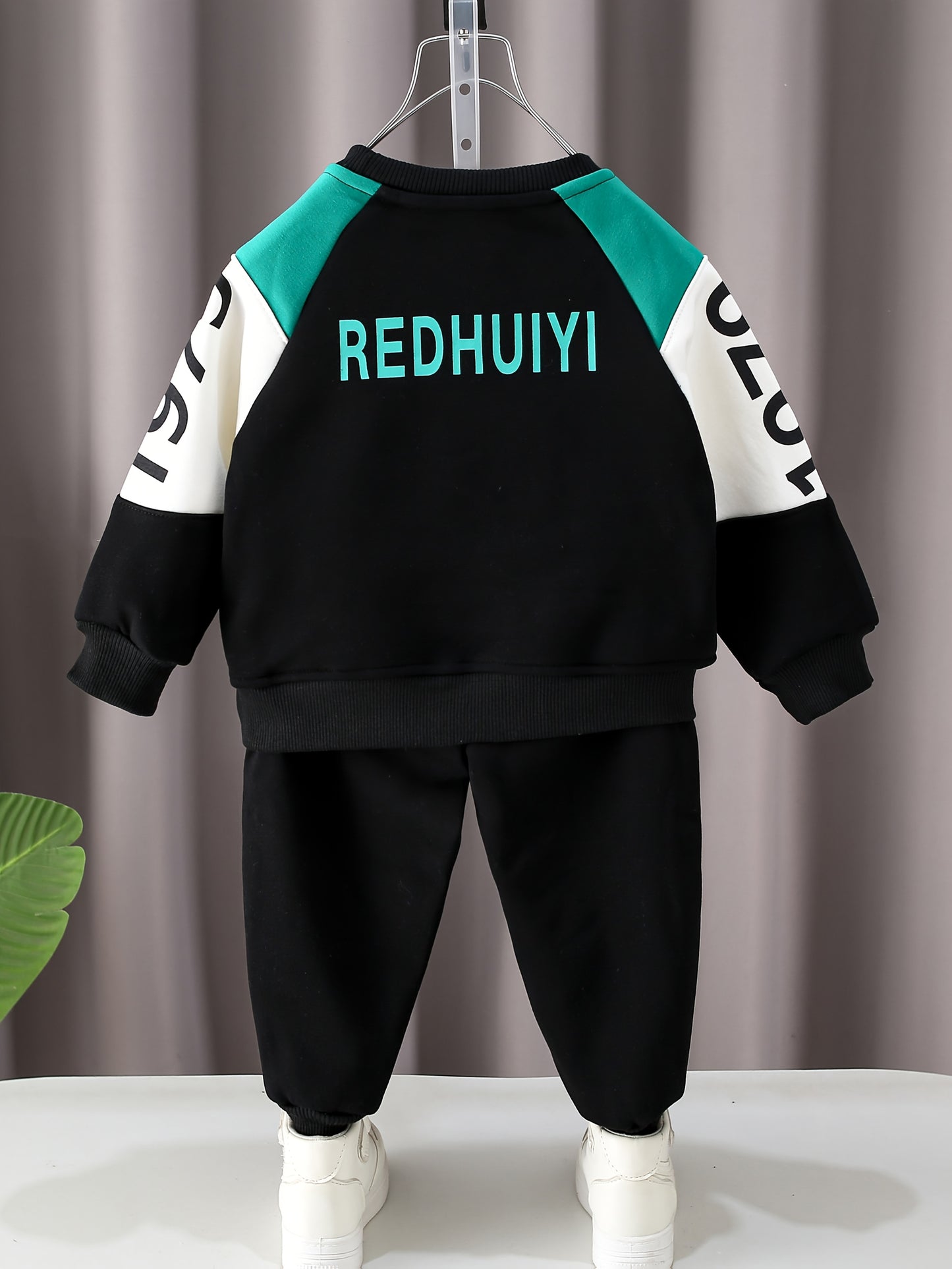 Two-Piece Boys' Fleece-Lined Sweatshirt Set with Letter Print - Casual Long Sleeve Pullover & Pants, Regular Fit, Spring/Fall Collection, Perfect for Small to Medium Youngsters, Casual Wear|Playful Design|Fleece Lined Pants, Sweater Pants, for Outdoor