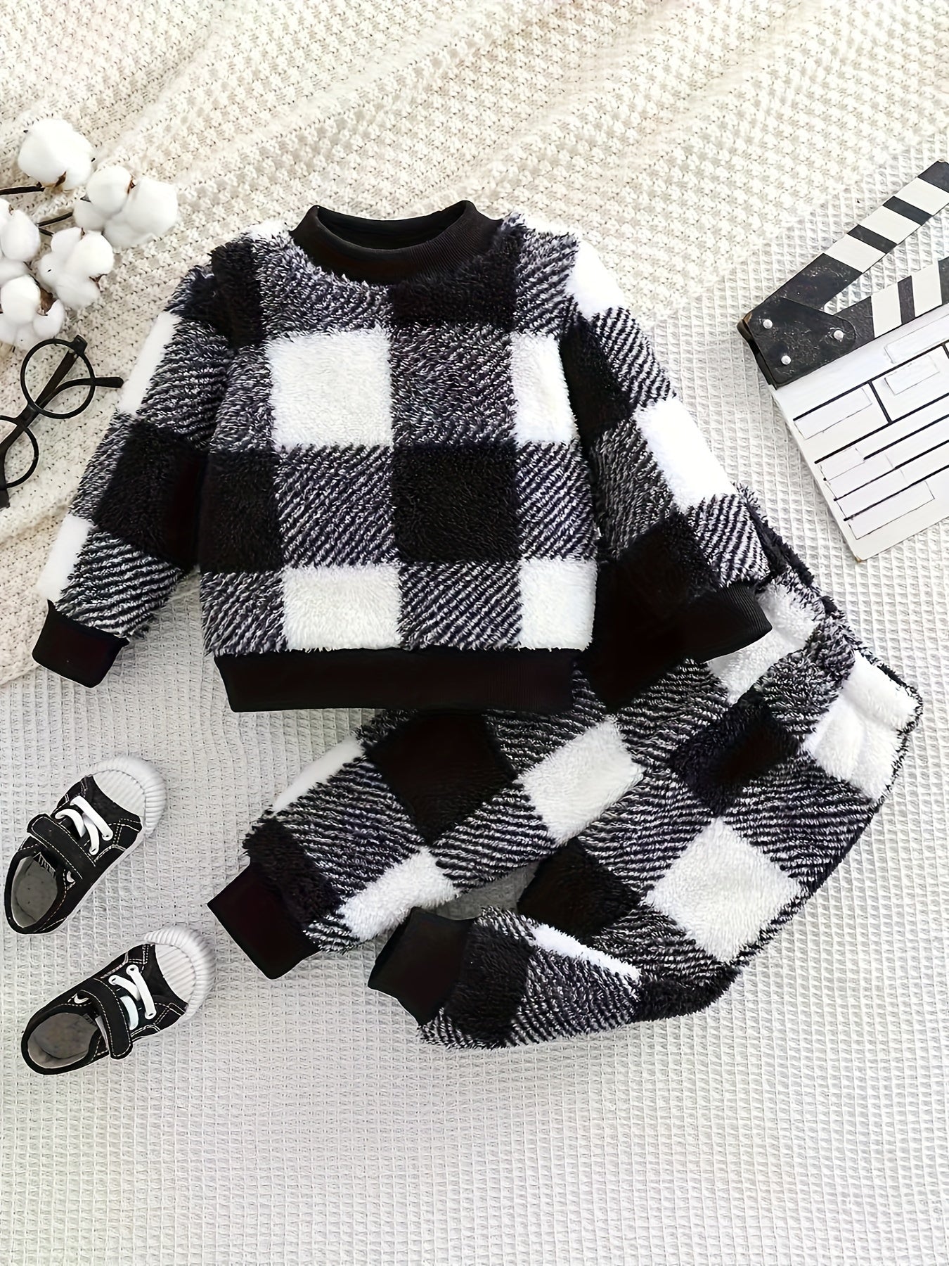 Cozy Boys' Christmas Flannel Clothing Set - Cute Plaid, Thick & Warm for Fall/Winter