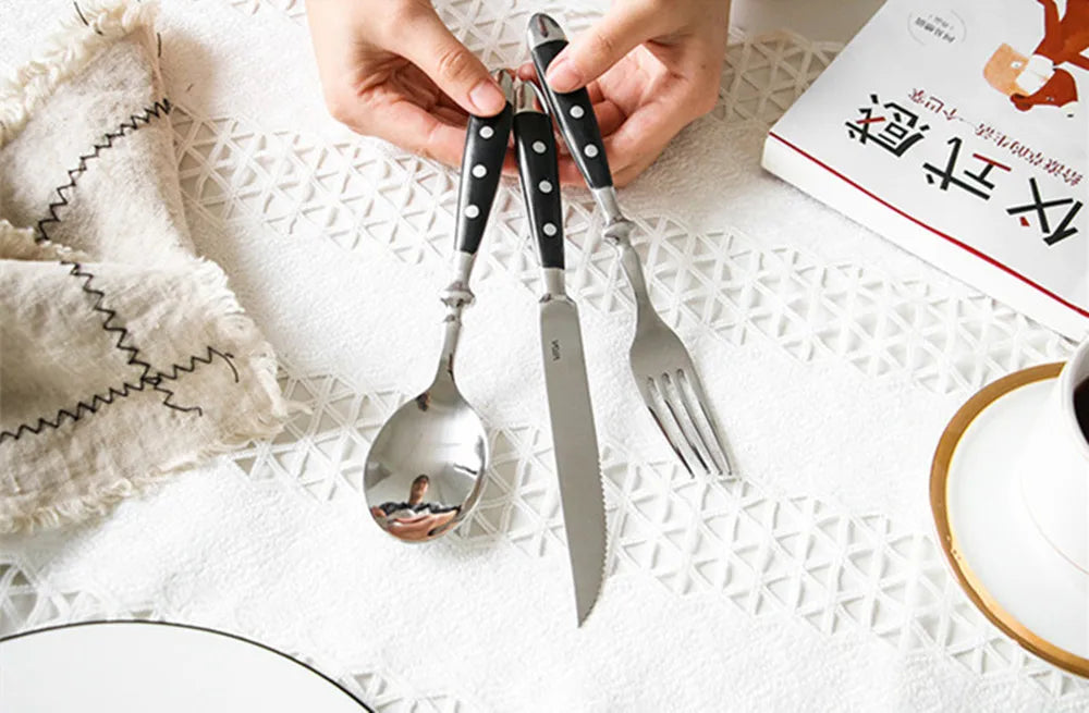 Western Stainless Steel Cutlery Set Creative Retro Steak Knife Dining Fork Spoon Dinnerware Set Rivets Handle Kitchen Tableware