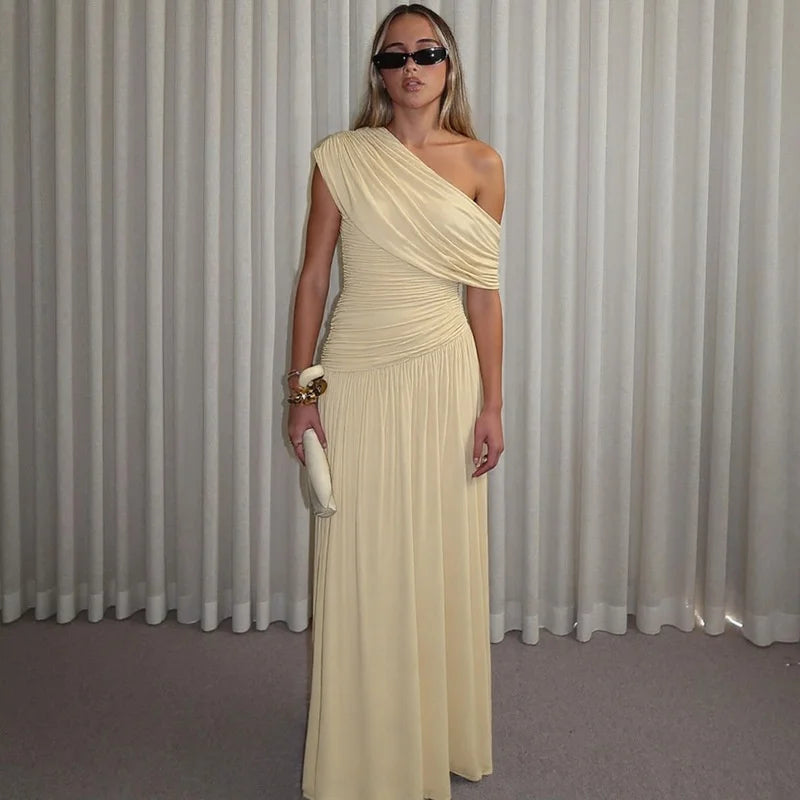 Mozision Incline Shoulder Backless Sexy Maxi Dress Women Summer New Fashion Sleeveless Pleated Ruched Club Party Long Dress