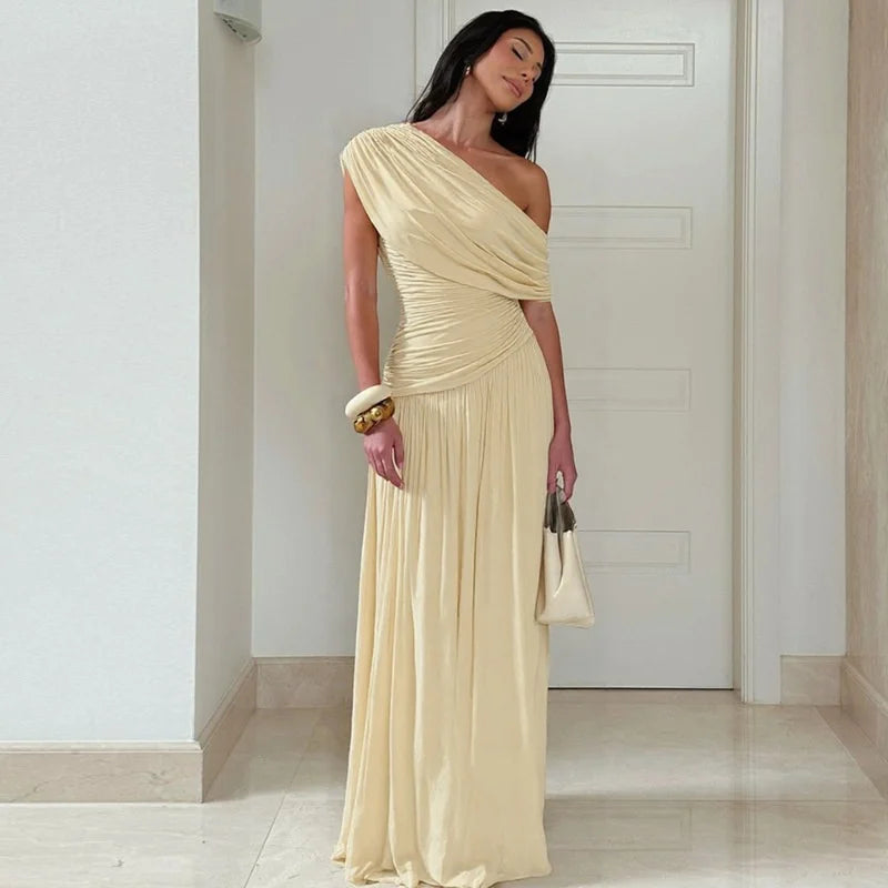 Mozision Incline Shoulder Backless Sexy Maxi Dress Women Summer New Fashion Sleeveless Pleated Ruched Club Party Long Dress