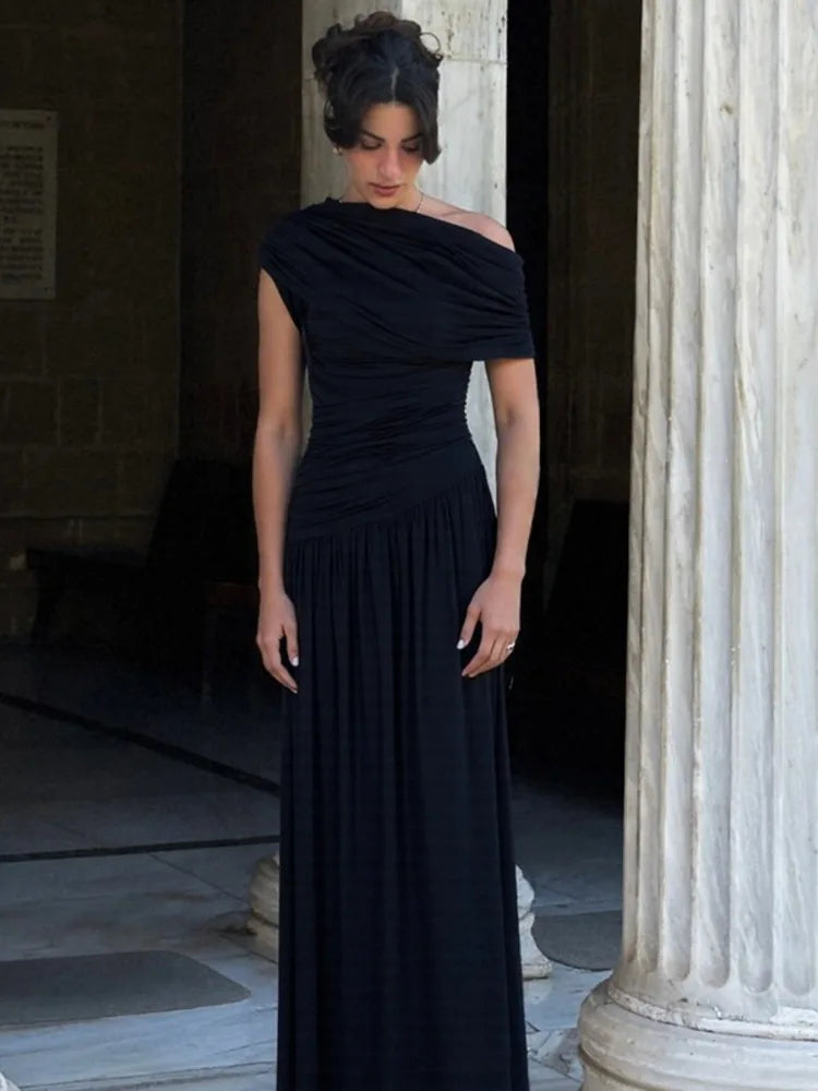 Mozision Incline Shoulder Backless Sexy Maxi Dress Women Summer New Fashion Sleeveless Pleated Ruched Club Party Long Dress