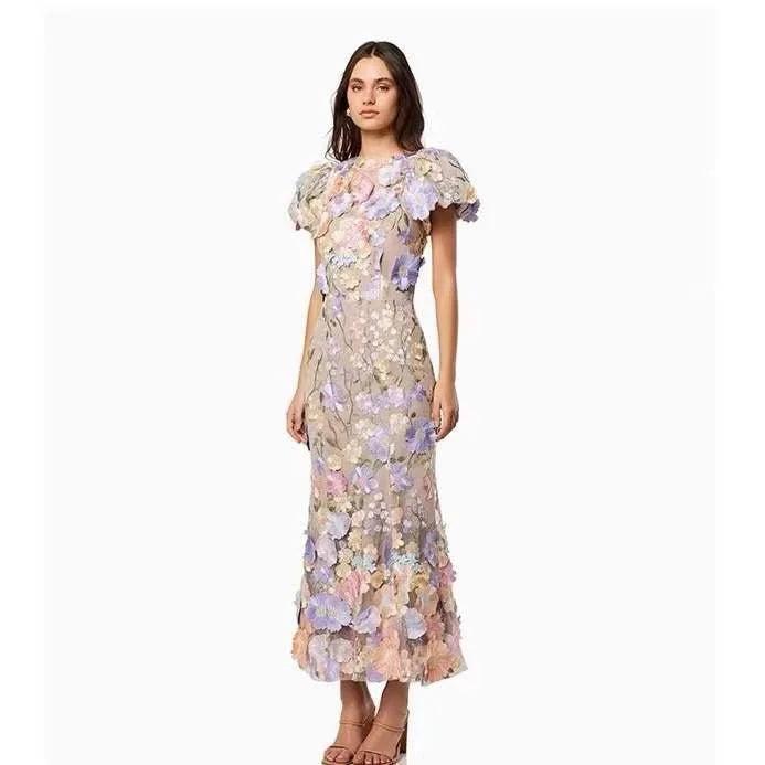 Women Long Dress Commuter Round Neck Embroidered Three-dimensional Floral Puff Sleeves Elegant High Waist Wrap The Buttocks