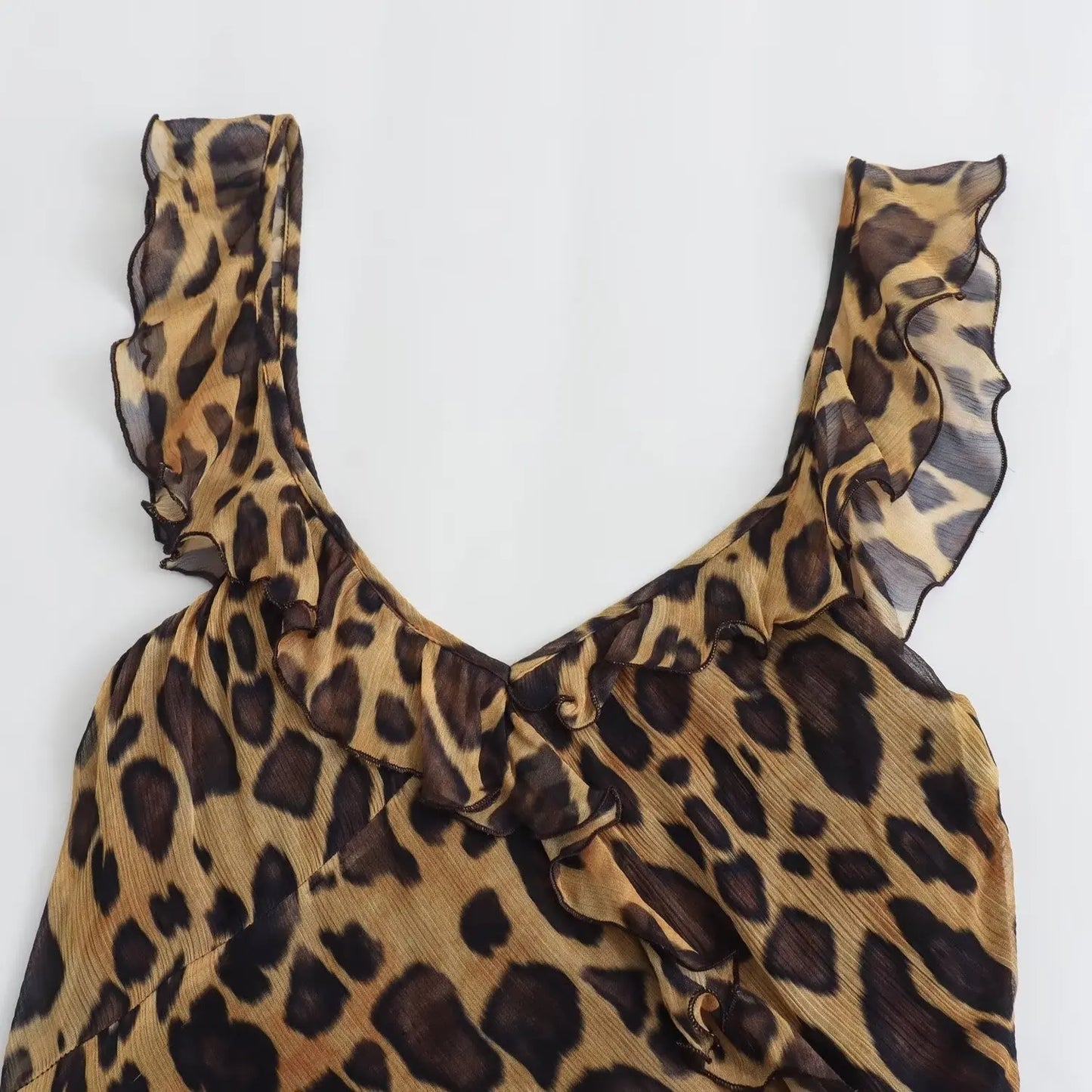 TRAFZA 2024 Woman Chic V-Neck Sleeveless Backless Slim Beach Party Dress Women Summer Vintage Leopard Fold Print Long Dress