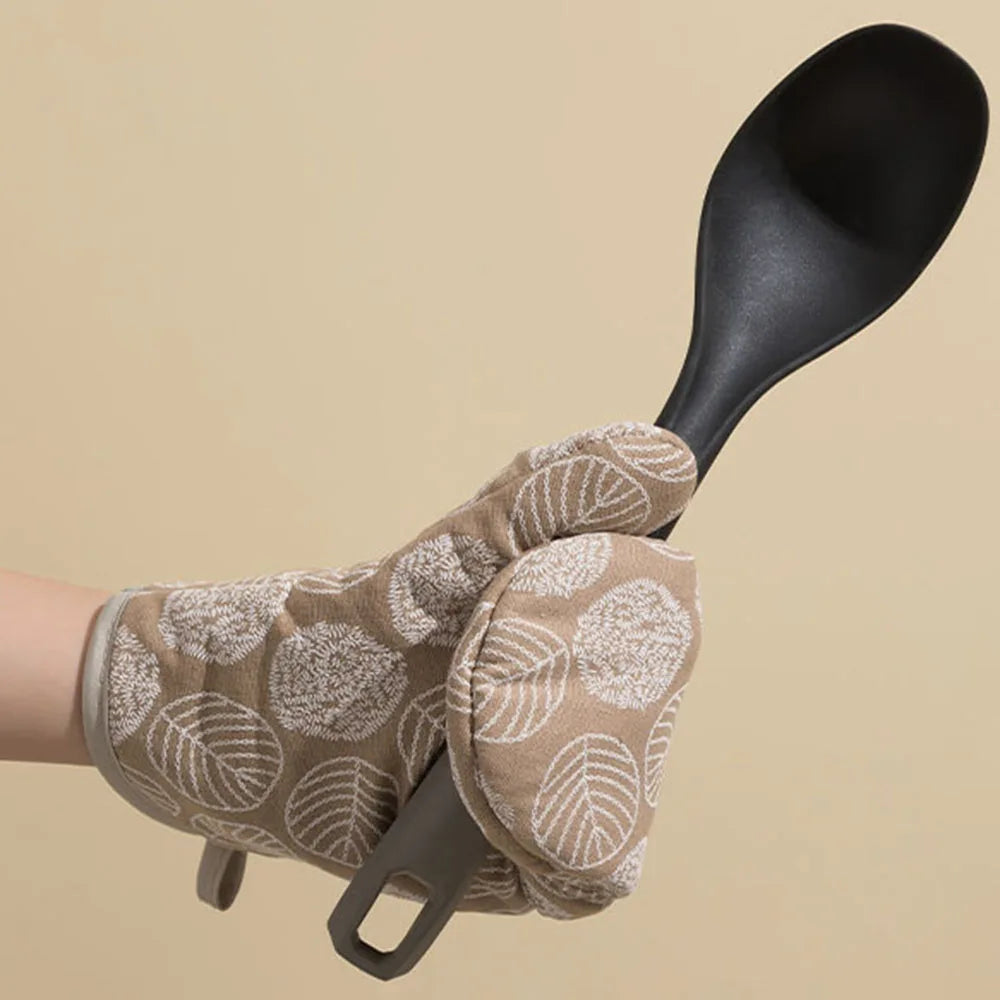 2 Pieces Thick Heat Resistant Gloves, Microwave Oven Gloves, Anti-scalding Printed Gloves Kitchen Baking Oven Gloves