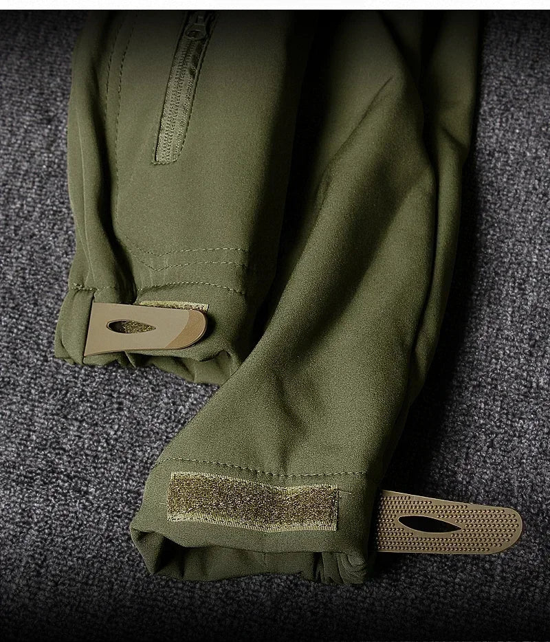 5XL 6XL Low Price Sale of Men's Outdoor New Soft Shell Waterproof and Cut Resistant Thick Wool Fleece Multi Pocket Tactical Set