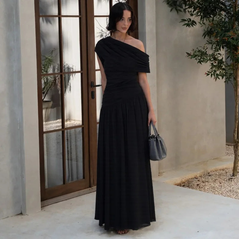 Mozision Incline Shoulder Backless Sexy Maxi Dress Women Summer New Fashion Sleeveless Pleated Ruched Club Party Long Dress