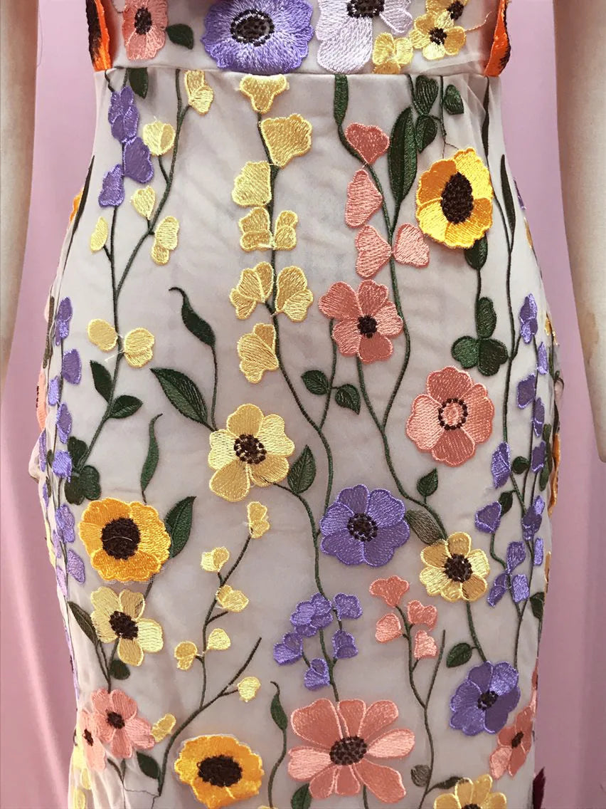 Women Long Dress Commuter Round Neck Embroidered Three-dimensional Floral Puff Sleeves Elegant High Waist Wrap The Buttocks