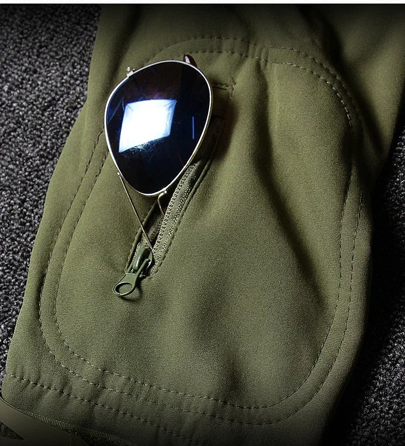 5XL 6XL Low Price Sale of Men's Outdoor New Soft Shell Waterproof and Cut Resistant Thick Wool Fleece Multi Pocket Tactical Set