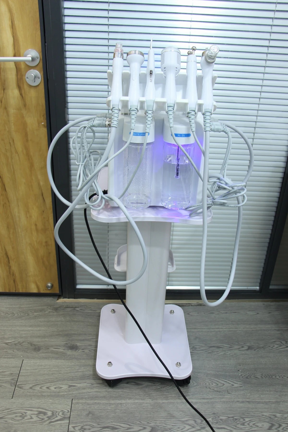 MEISIKANG Dermabrasion Small Bubble Facial Machine Hidrifting Face Cleaning Beauty Device with Trolley
