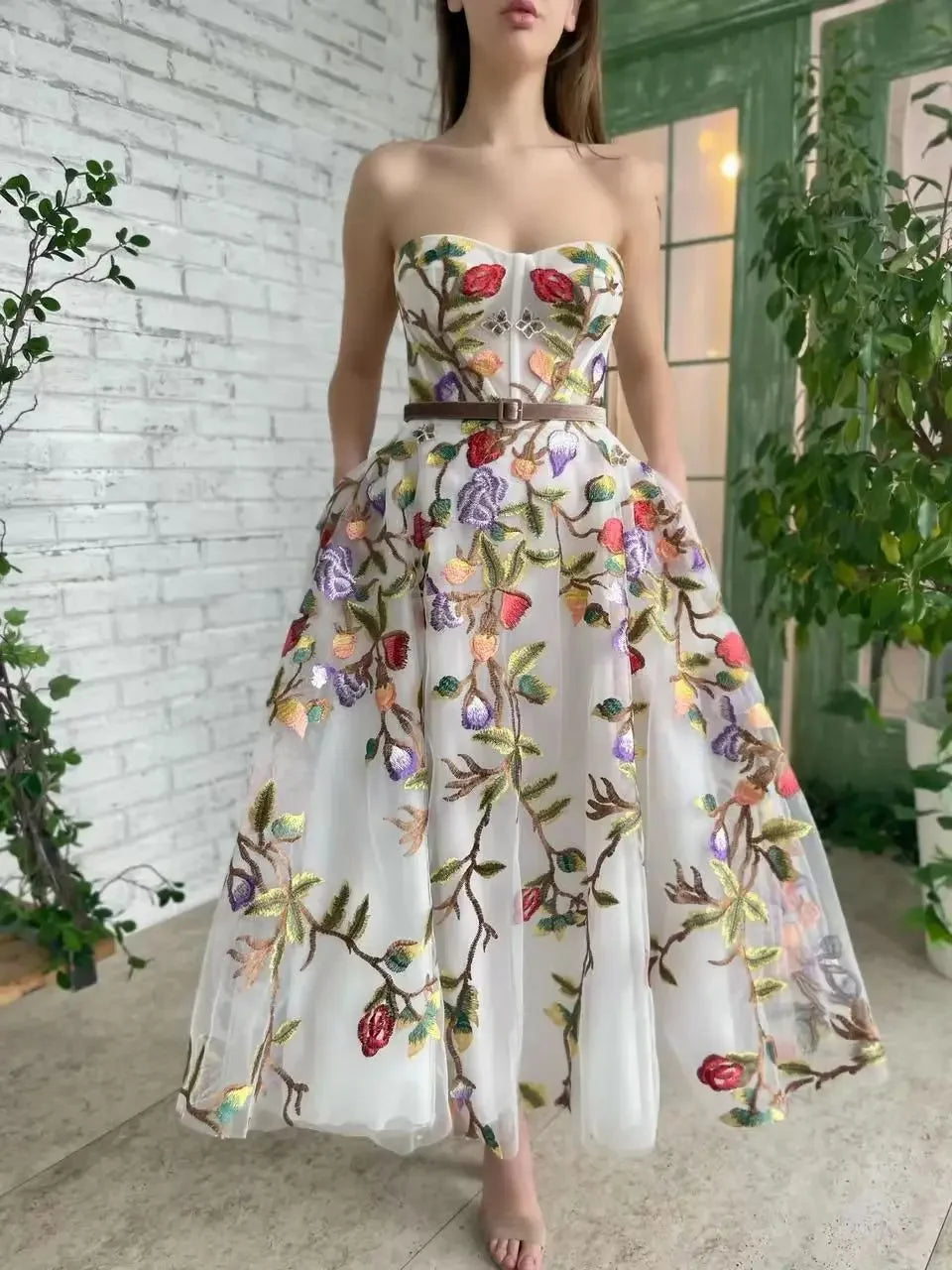 2025 New Cross-Border Women's Clothing Dress Off-Shoulder Strapless Embroidered Elegant Slimming Mesh Long Dress