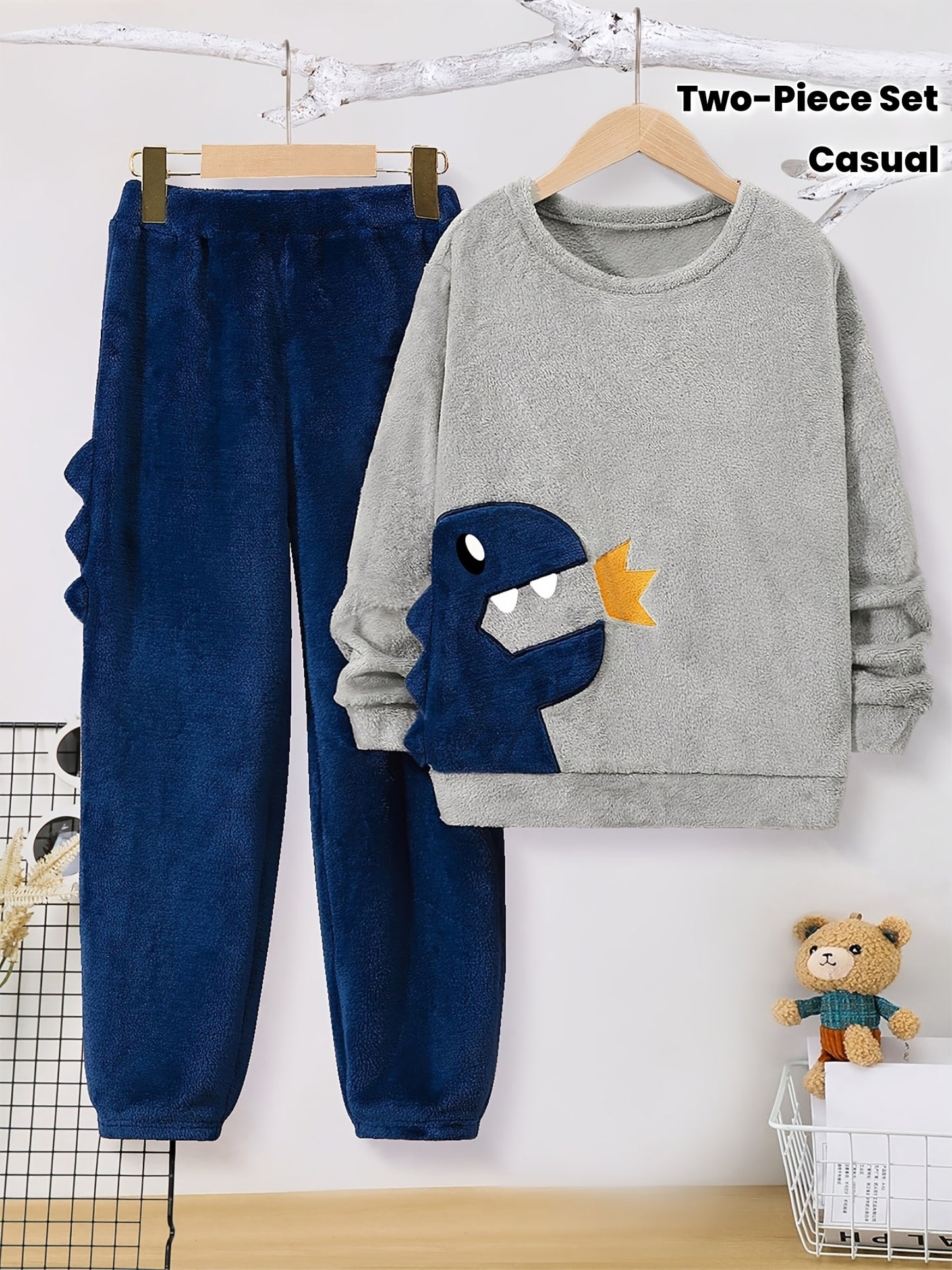 Boys' Plush Cartoon Dinosaur Print Autumn/Winter Casual Two-Piece Set, Perfect for Outdoor