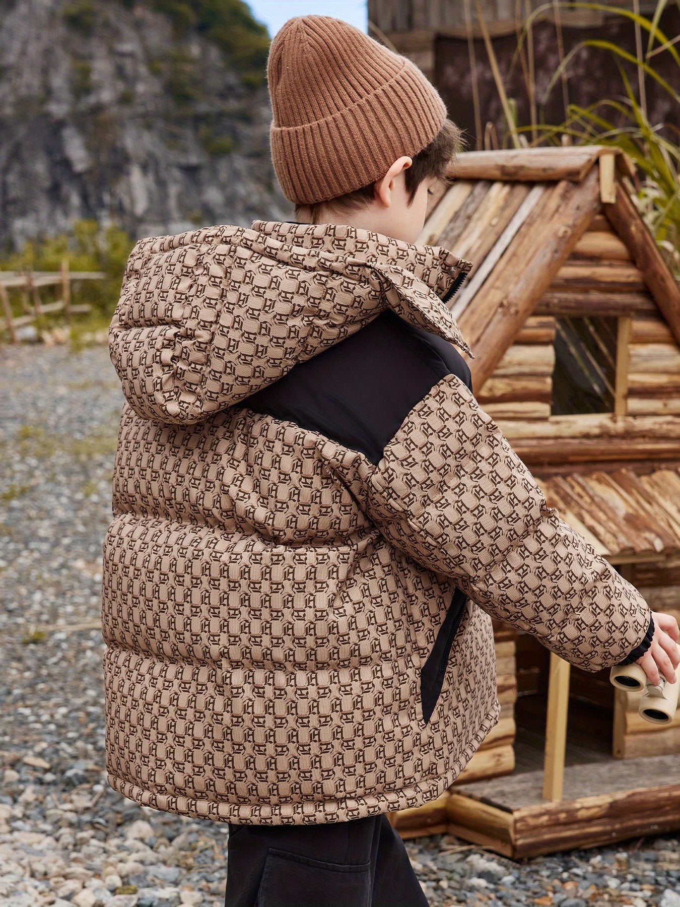 ASK JUNIOR Boys' Winter Down Jacket with Full-Zipper Front, Color-Block Design & Letter Print - 90% White Duck Down, Hooded Long Sleeve Coat with Pockets for Skiing, Outdoor Adventures & Cold Weather