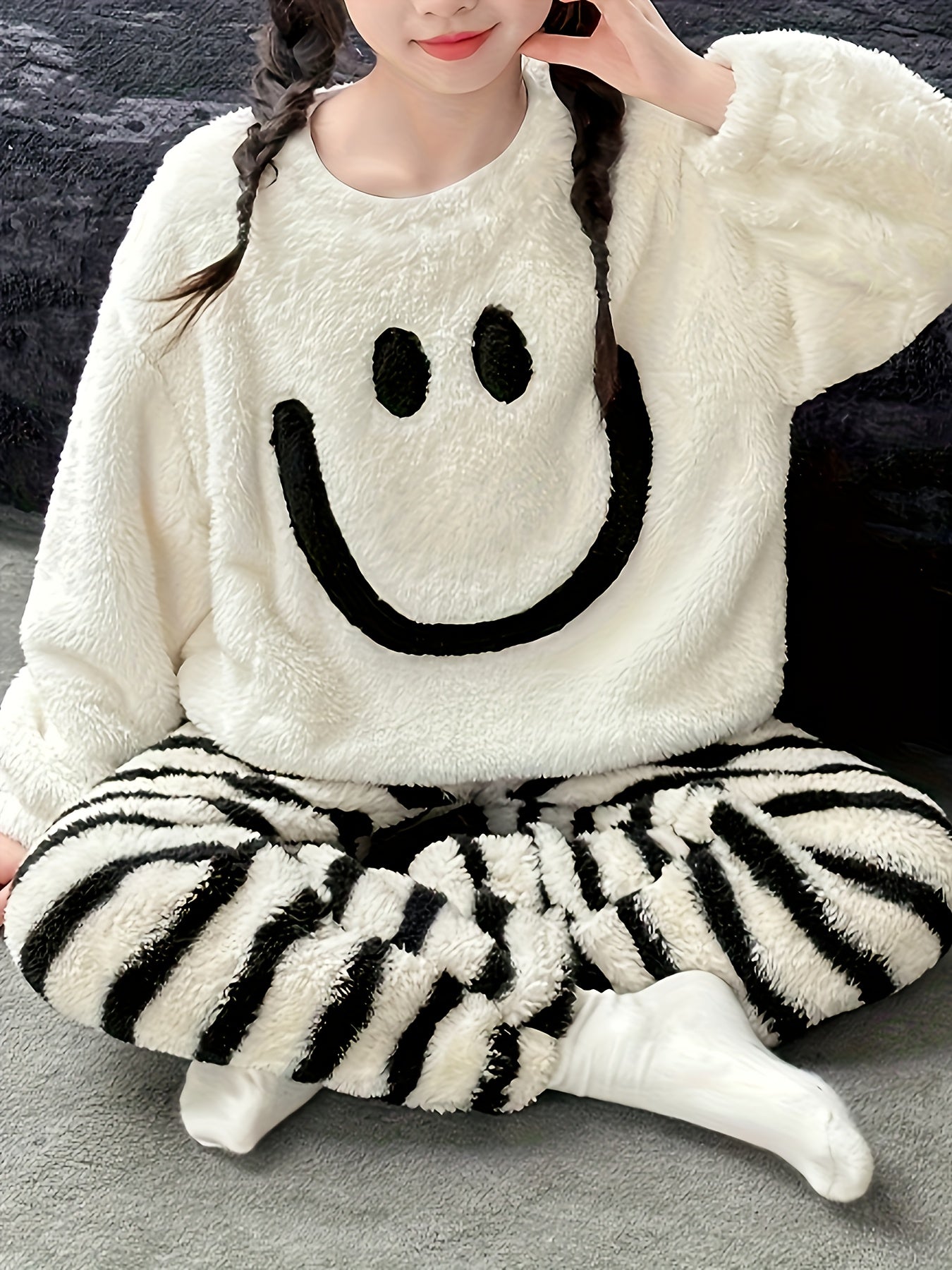 5-14Y Boys and Girls Autumn Winter Plush Set, Double-Sided Thickened Warm Clothing Outfit with Round Neck Pullover Bear Embroidery for Toddlers to Teens