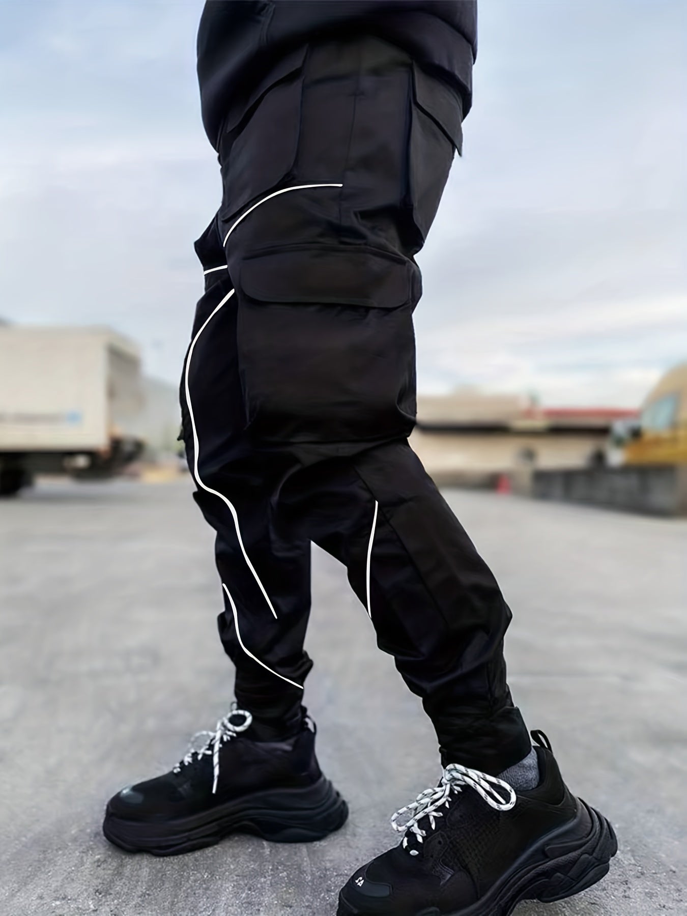 Stylish Multi-Pocket Cargo Pants for Men - Long Footed, Reflective Stripes, Climbing, Mountain, Outdoor Fitness - Comfortable, Breathable, Quick-Drying