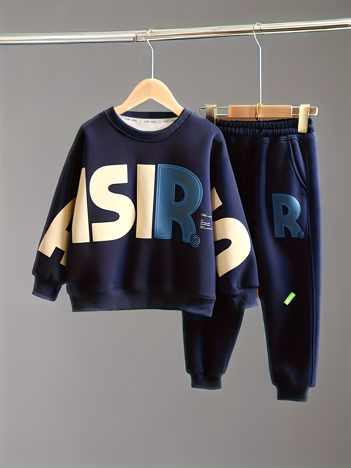 Boys' Fall Outfit Set 2025 New Autumn Winter Kids Casual Sweatshirt and Pants Two-Piece Trendy, Perfect for Outdoor