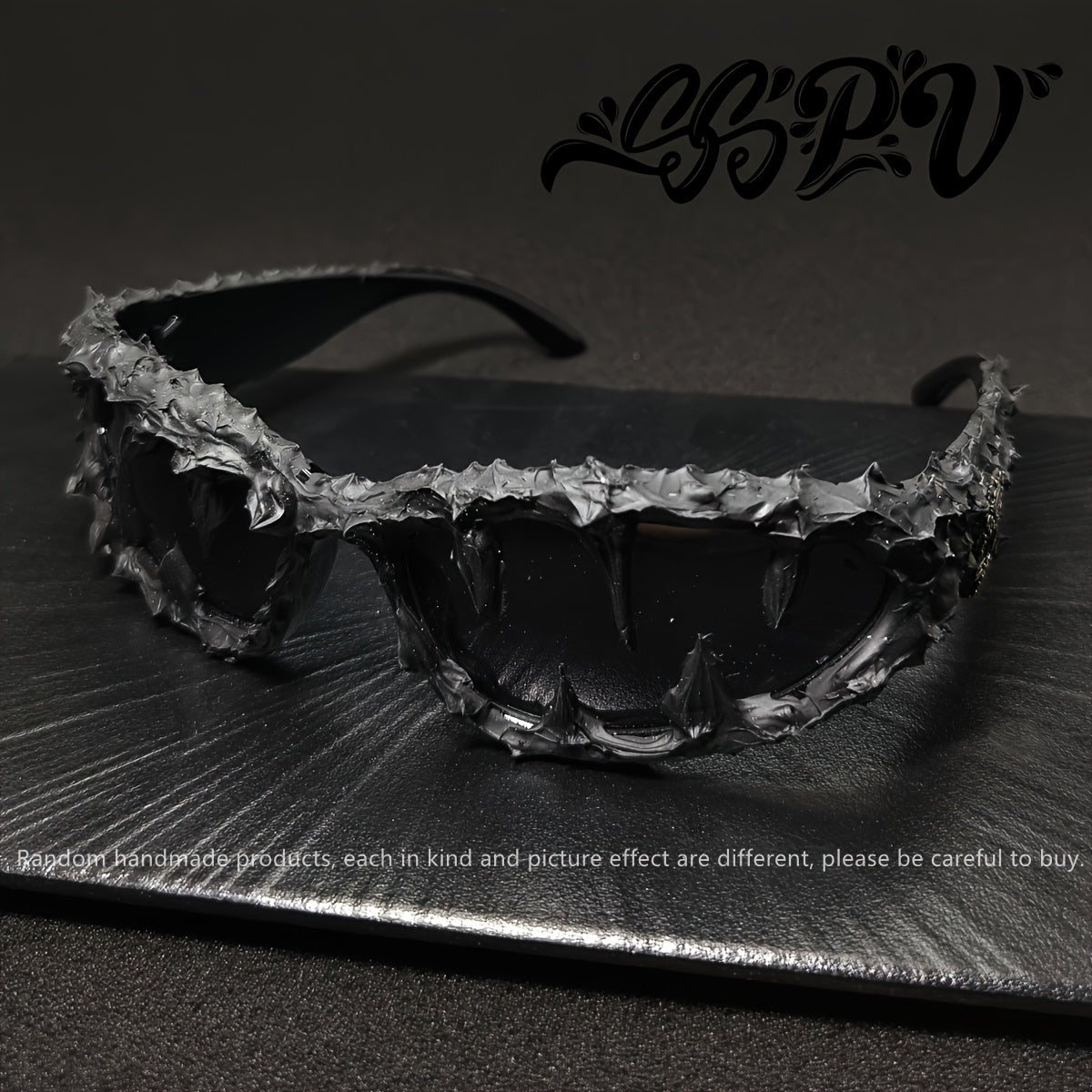 Avant-Garde American-Style Personality Glasses with Dark Aesthetic Resin Decorations (Random Handmade Products, Each Pair Differs from The Images, Please Purchase with Caution If You Mind).