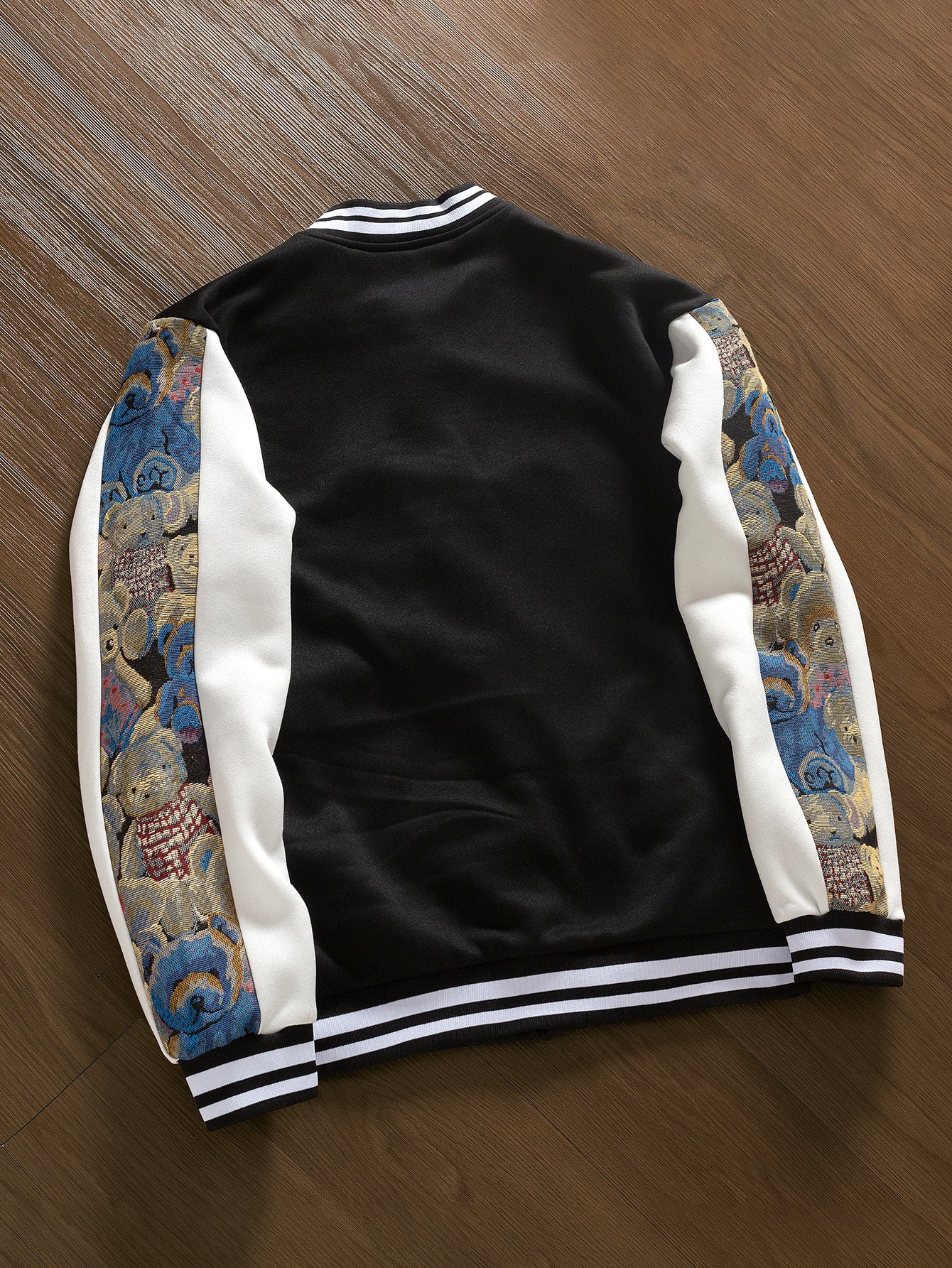 Men's Vintage Streetwear Baseball Jacket - Skull & Tiger Graphic Print, Black & White Contrast Design, Snap Closure, Machine Washable, Fall Winter Casual Outerwear, Urban Style, Retro Aesthetic, Durable Fabric, Printed Coat, Urban Lifestyle