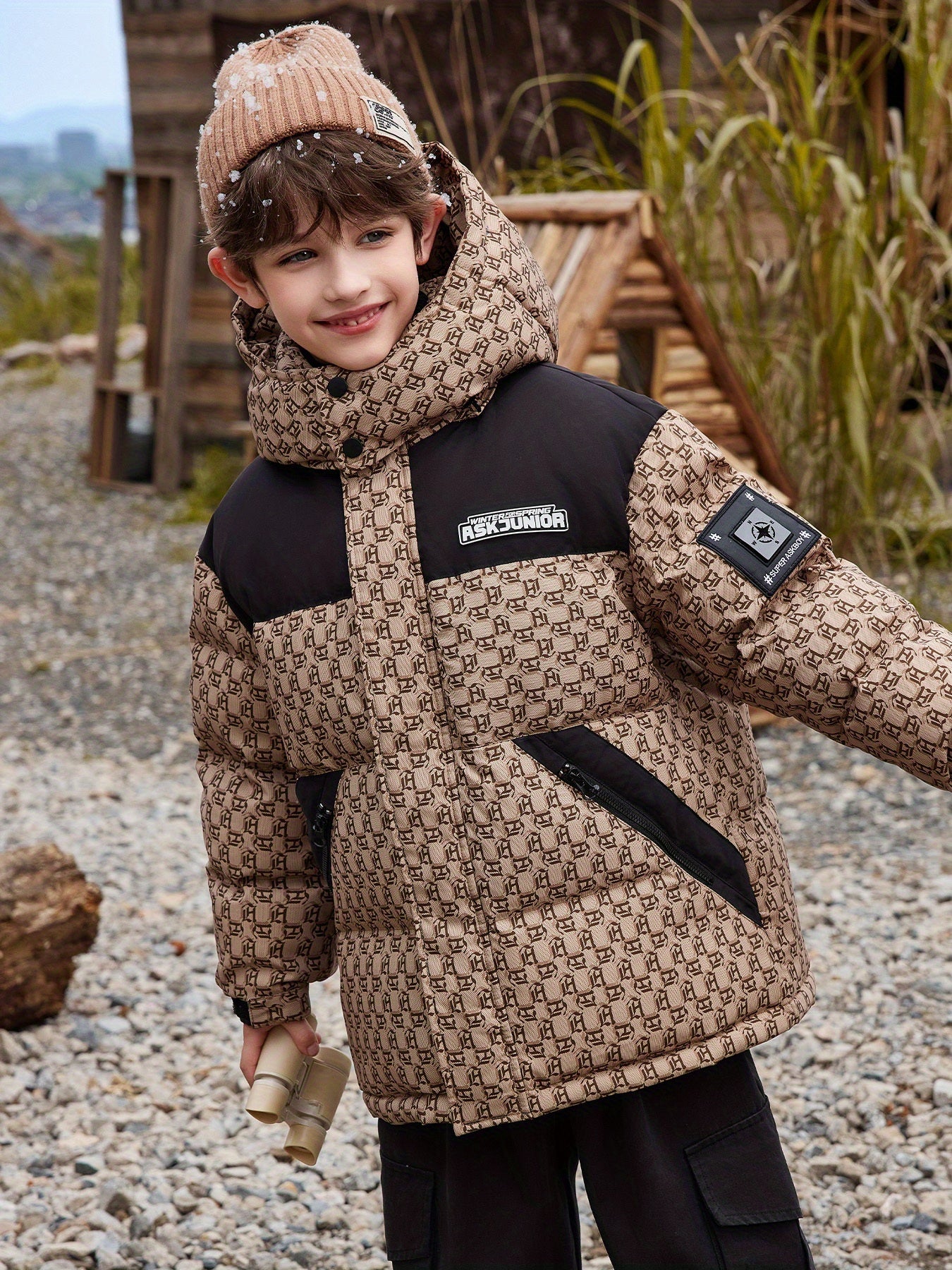 ASK JUNIOR Boys' Winter Down Jacket with Full-Zipper Front, Color-Block Design & Letter Print - 90% White Duck Down, Hooded Long Sleeve Coat with Pockets for Skiing, Outdoor Adventures & Cold Weather