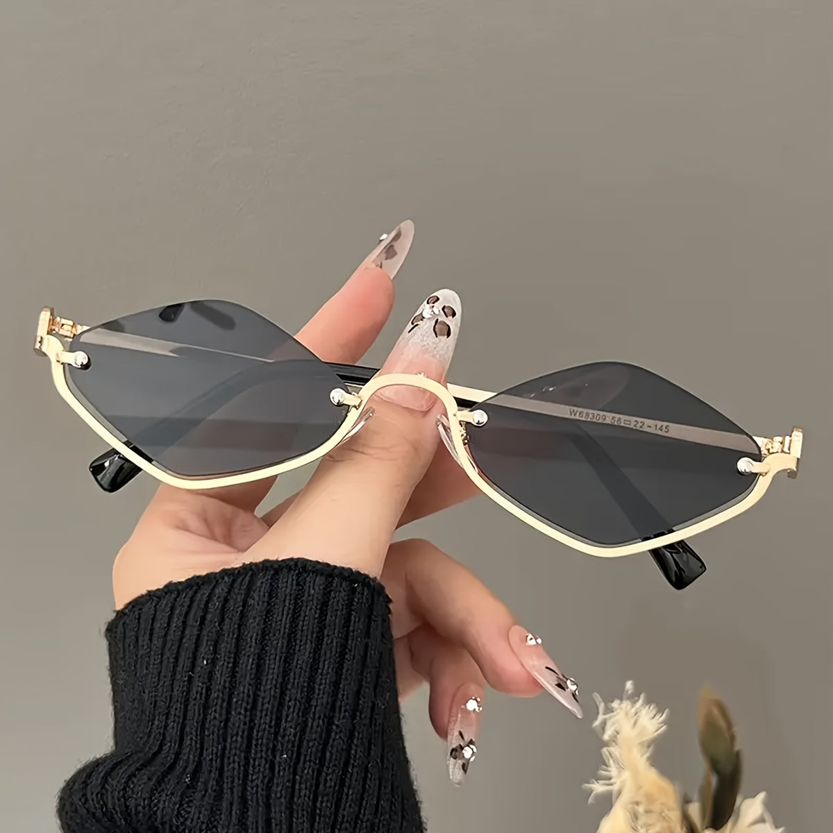 1pc Small Frame Rhombus Fashion Glasses, European and American Trendy Semi-Rimless Eyeswear for Men & Women, Vintage Round Eyewear, Stylish Frames, Unisex Glasses, European Style, American Fashion, Lightweight Frames, Durable Construction, Designer Glass