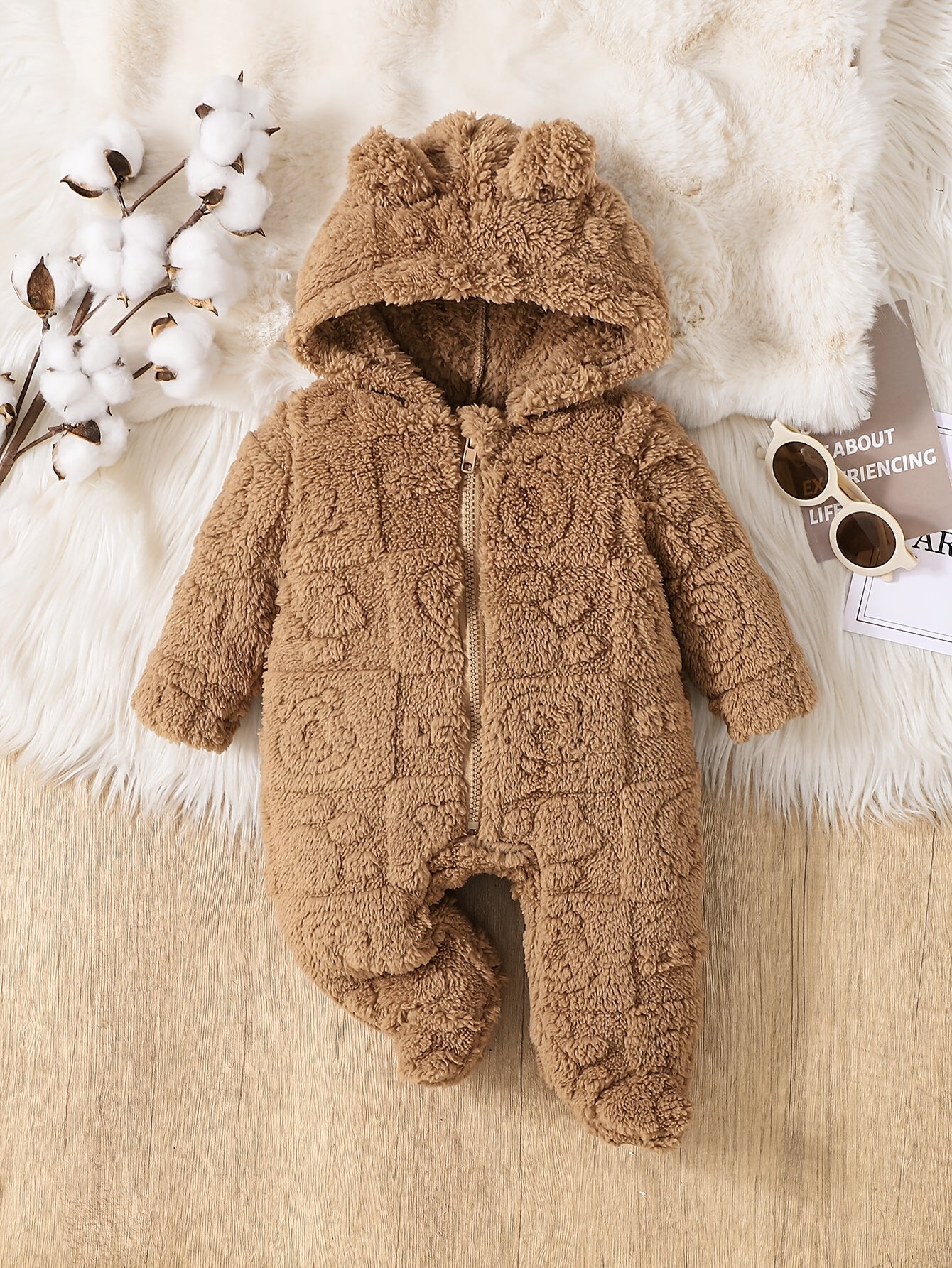 Newborn Boys' Cute Cartoon Print Fleece Hooded Romper with Footed Pants - Cozy Brown Bear Design, Zipper Closure, Soft Warm Winter Outfit for Indoor & Outdoor Wear, for Outdoor