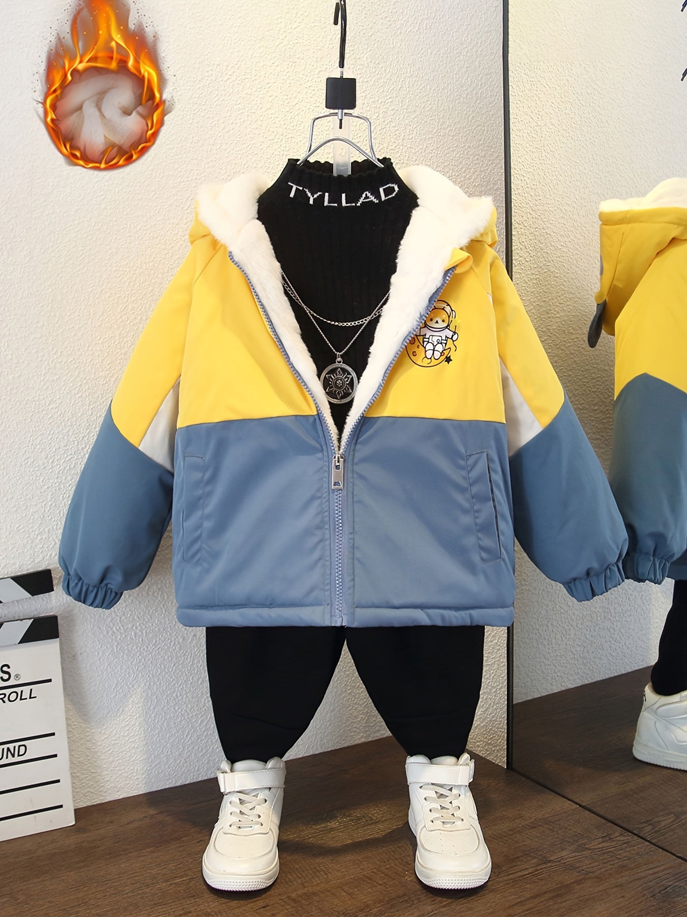 Youngsters' Space Bear Astronaut Hooded Jacket - Cozy Fleece-Lined, Color Block Thick Outerwear with Cute Bear & Moon Print for Boys & Girls - Casual Zip-Up Loose Fit for Fall/Winter