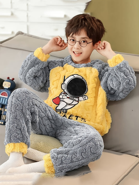 Boys' Space-Themed Fleece Set with Astronaut & Planets Print - Cozy Winter Sleepwear, Matching Long Sleeve & Pants, Soft Round Neck Outfit for Bedtime & Lounge, Easy-Care Machine Washable, Warm & Comfortable for Boys Aged 3-12 Years, Perfect for Outer Sp