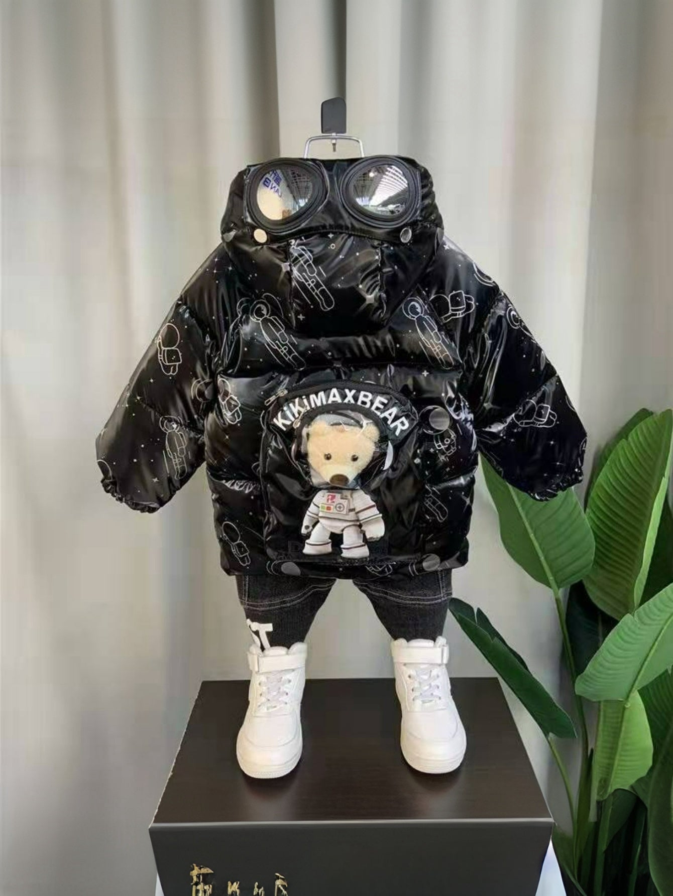 Space Astronaut Boys' Warm Jacket Winter Coat for Kids, Mid-Length Fleece-Lined Hooded Outerwear for Boys and Girls, Thickened Polyester Windproof Fashionable Versatile Trendy Winter Jacket for Students and Teens