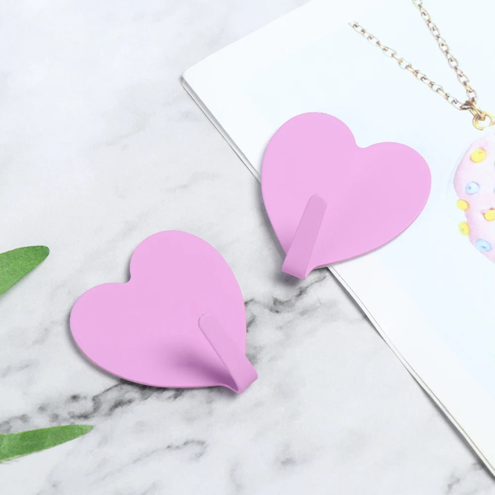 1pc Metal Heart-shaped  Cartoon Chef Shape Strong Adhesive Paste Wall Bearing Kitchen Hook No Trace Waterproof Bathroom Supplies
