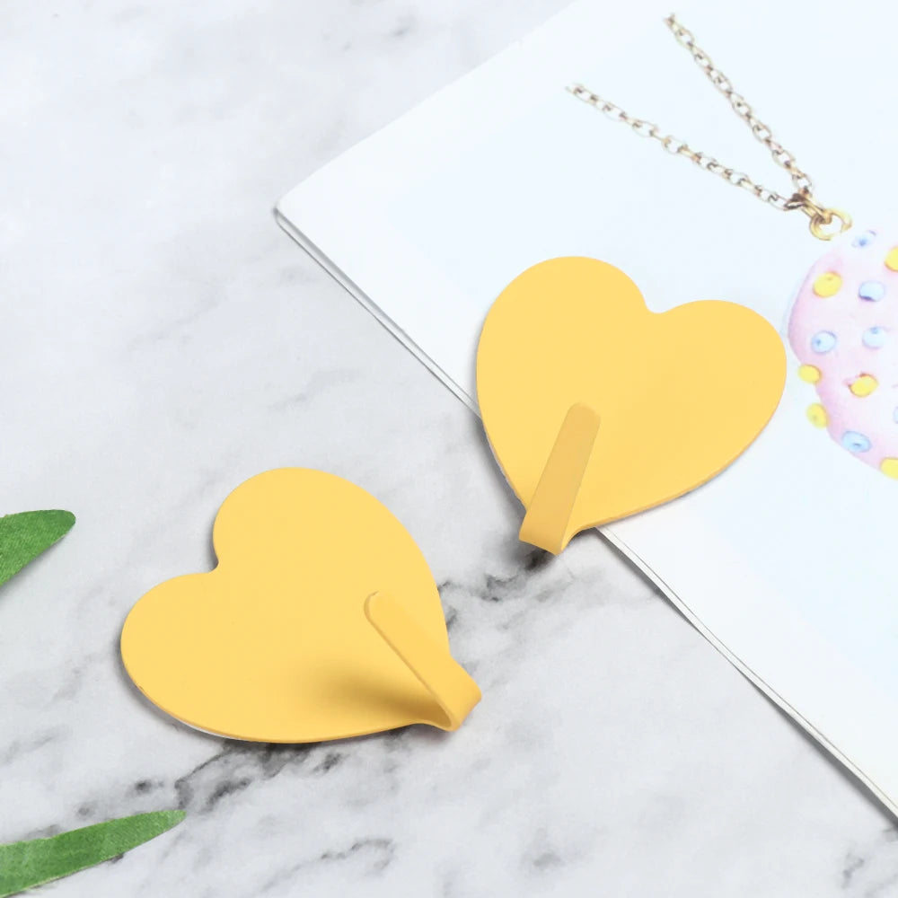 1pc Metal Heart-shaped  Cartoon Chef Shape Strong Adhesive Paste Wall Bearing Kitchen Hook No Trace Waterproof Bathroom Supplies