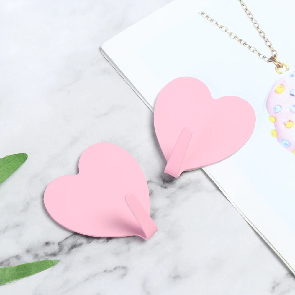 1pc Metal Heart-shaped  Cartoon Chef Shape Strong Adhesive Paste Wall Bearing Kitchen Hook No Trace Waterproof Bathroom Supplies
