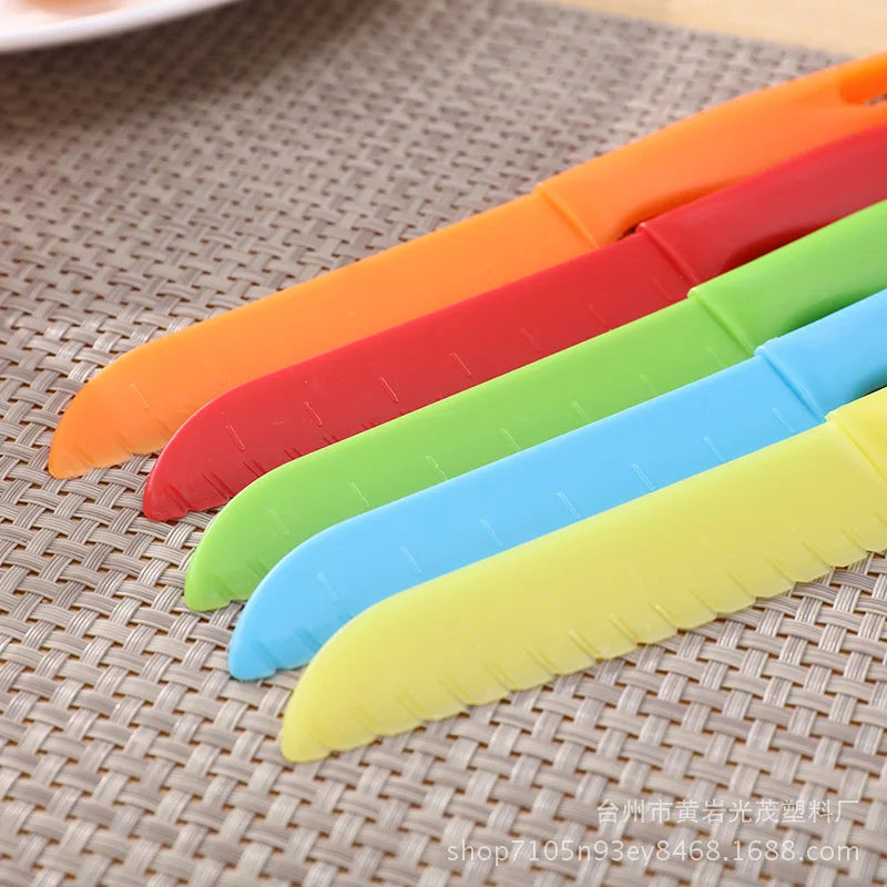 Sawtooth Cutter Plastic Fruit Knife Safe Kitchen Knife Kids Chef For Bread Lettuce Toddler Cooking Knives Children Paring Knives