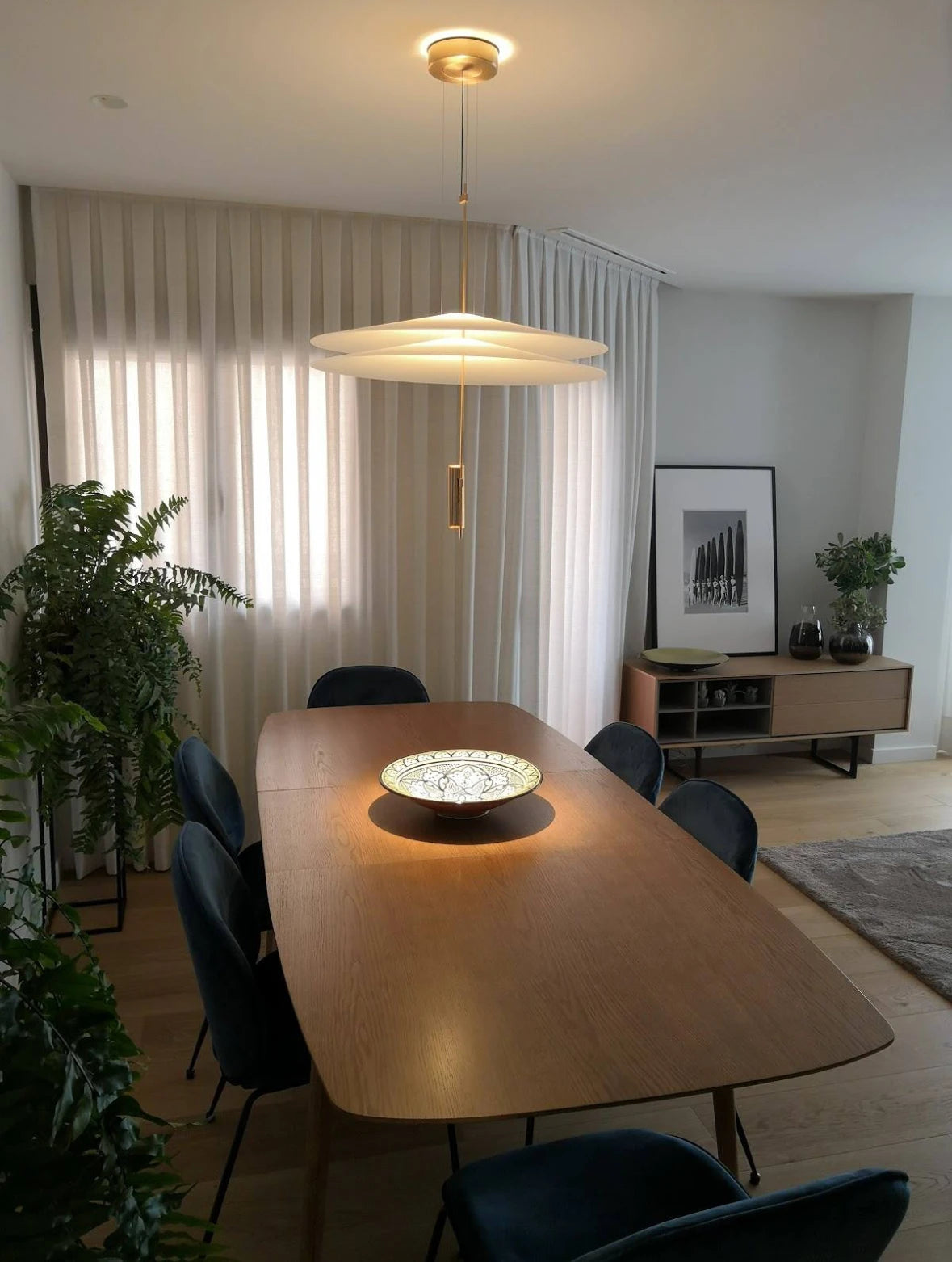 Postmodern LED Pendant Lamp Flying Saucer Indoor Decor Acrylic Chandelier Dining Table Bar Living Room Kitchen UFO Hanging Light