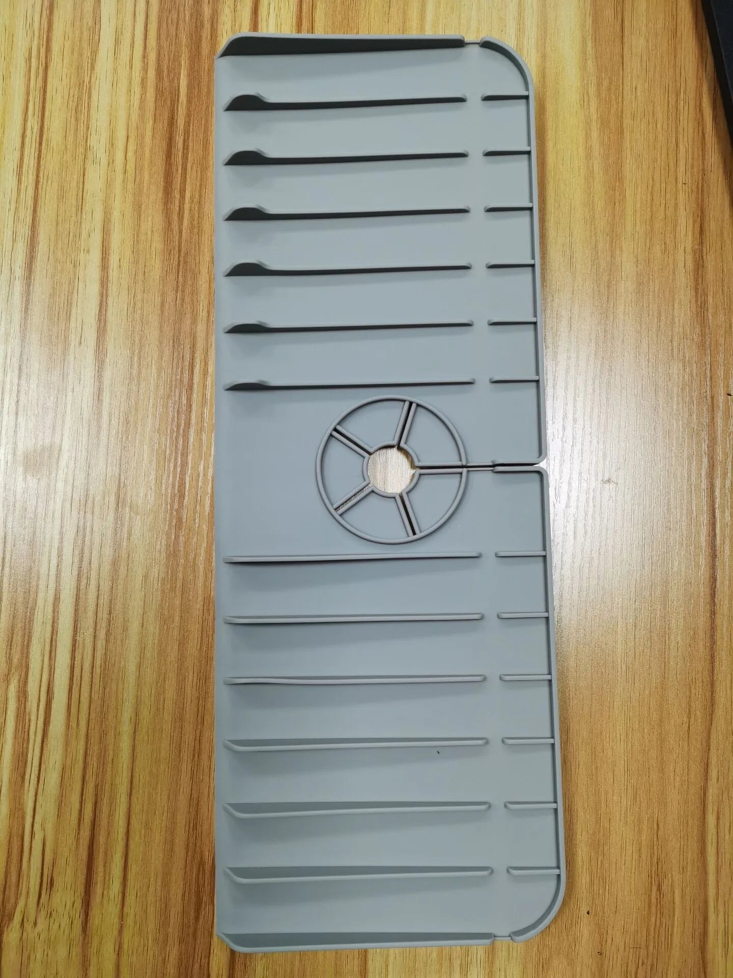 Faucet Absorbent Mat Silicon Kitchen Sink Splash Guard Drain Pad Water Splash Catcher Mats Countertop Protector Kitchen Gadgets