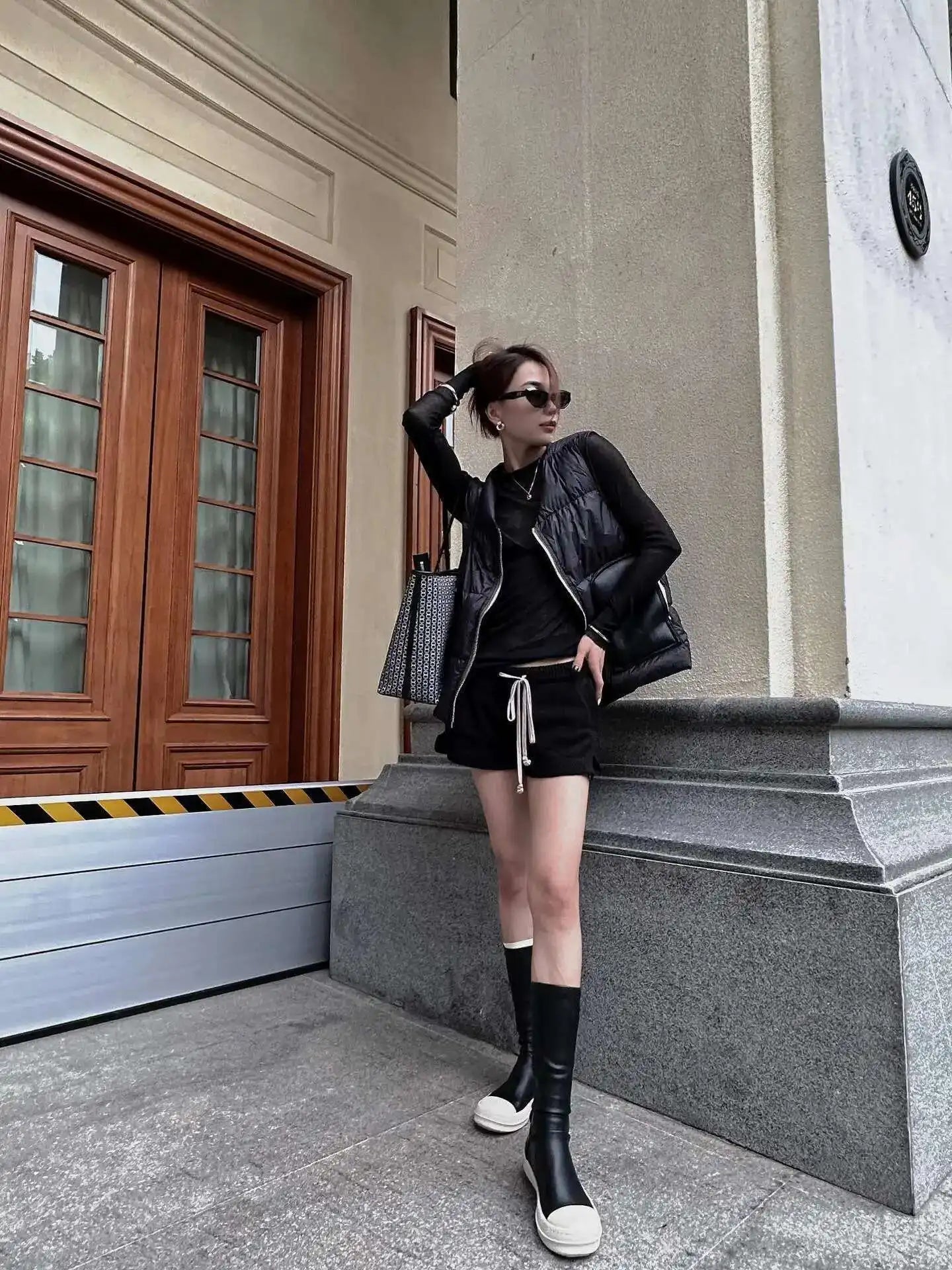 HKSH Autumn Winter Men's Tide Dark V-neck Cotton Jacket Women Splice Fur Patchwork Sleeveless Vest Zipper Chic Down Coats HK2466