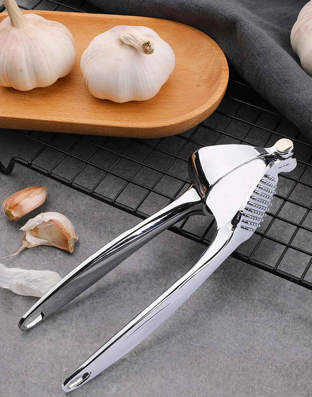 Zinc Alloy Garlic Presser Ginger Crusher Handheld Device Metal Mincer Squeezer Chopper Vegetables Masher Practical Kitchen Tools