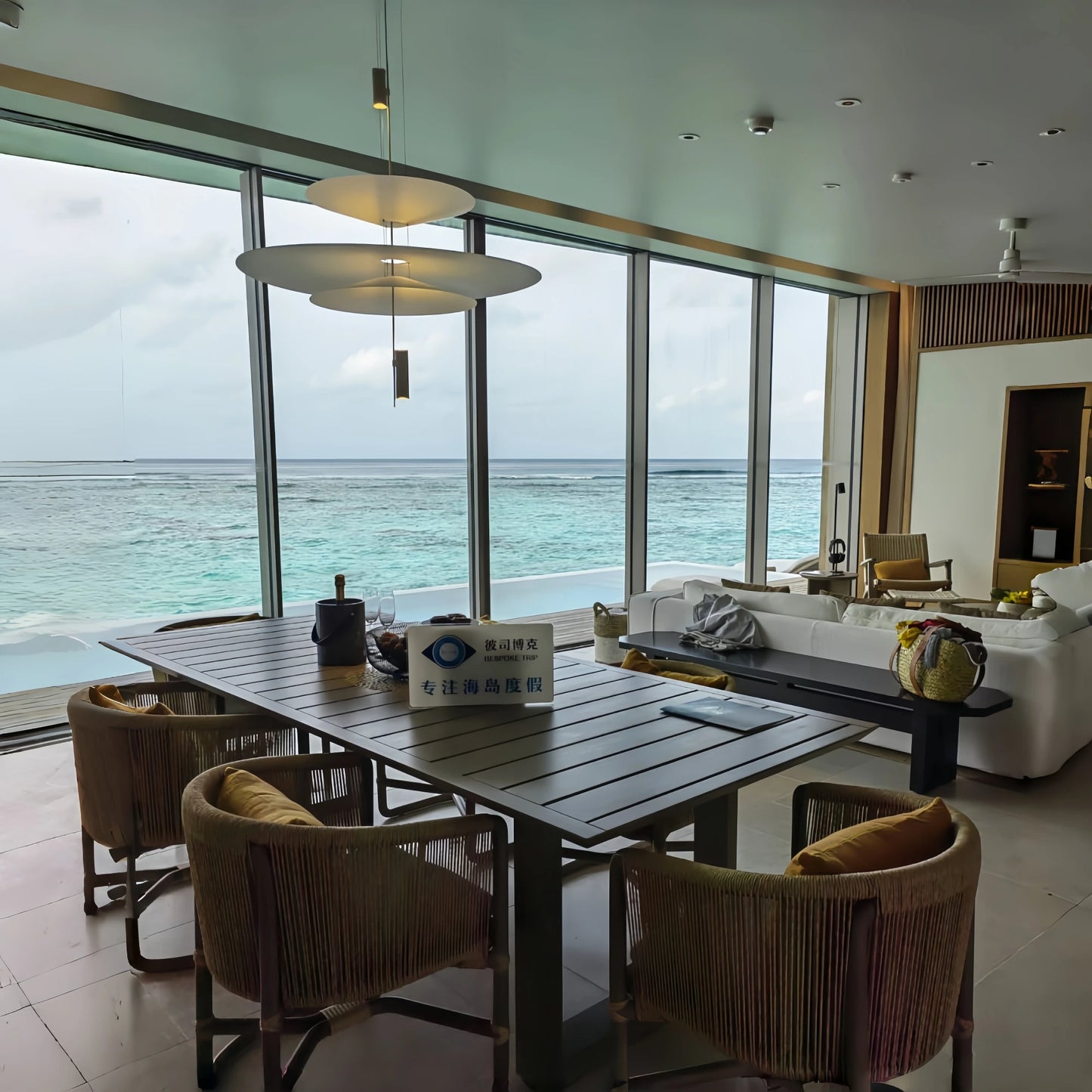 Postmodern LED Pendant Lamp Flying Saucer Indoor Decor Acrylic Chandelier Dining Table Bar Living Room Kitchen UFO Hanging Light