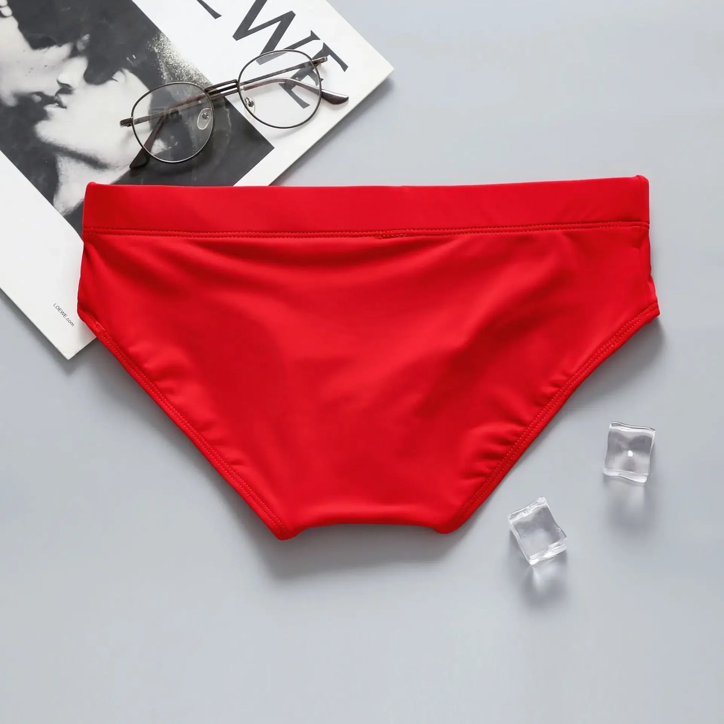 Men's swimming trunks with low waist, sexy, big, anti-embarrassing, quick-drying young men's sports briefs addicted