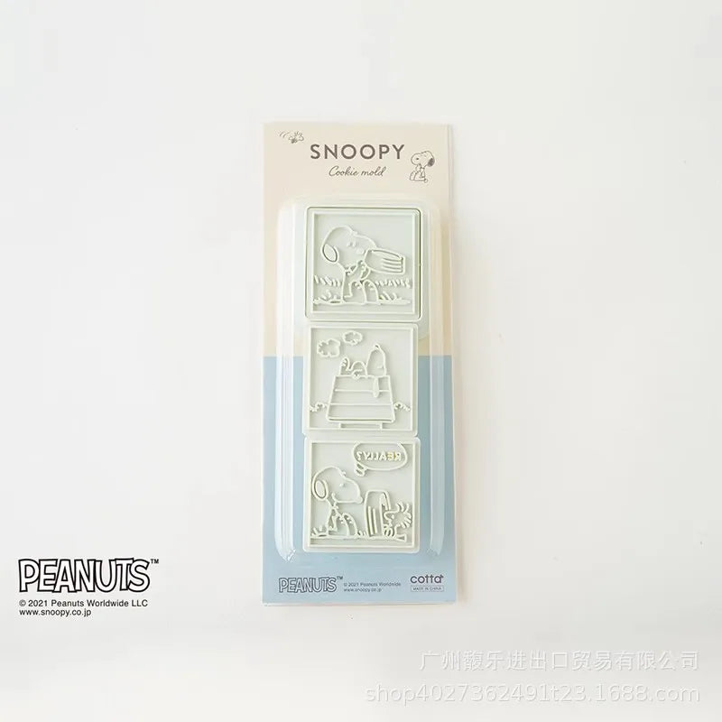 3pcs Snoopy Cookies Cutters Plastic Cartoon Pressable Biscuit Mold Cookie Mould Stamp Baking Pastry Kitchen Bakeware Tools Gift