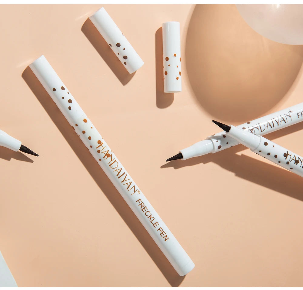 HANDAIYAN Natural Fake Freckle Pen Quick-Drying Waterproof Spot Pencil Makeup Tool for Facial Lifelike Fake Freckles Cosmetics