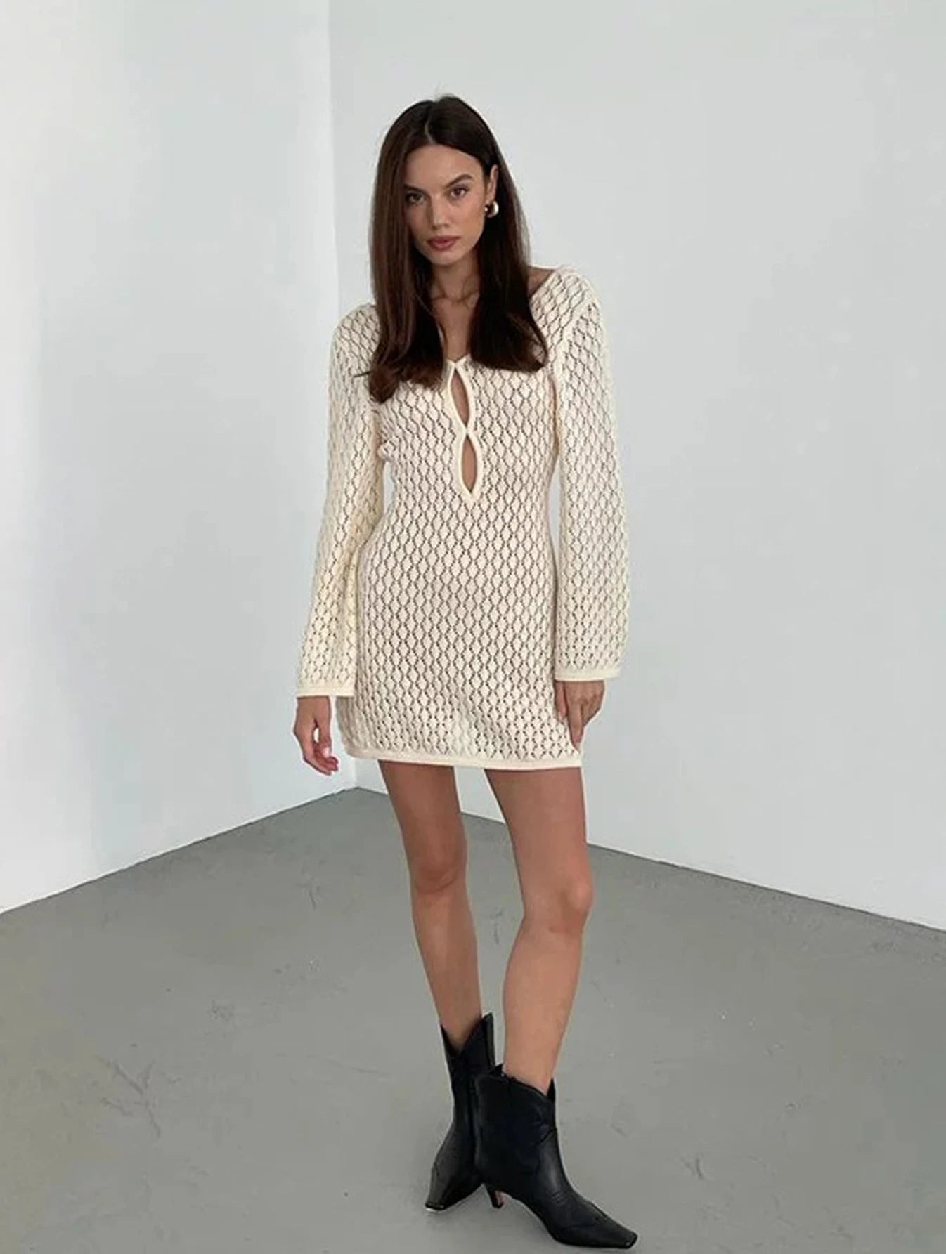 Sexy Cover Up Long Sleeve Long Dress Women Backless Beach Wear Bathing Suit Knitting Swimwear knitted Beach Dress Tunic Robe