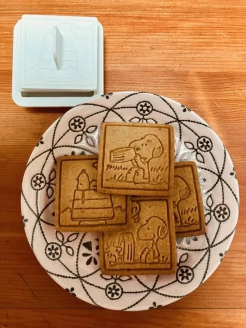 3pcs Snoopy Cookies Cutters Plastic Cartoon Pressable Biscuit Mold Cookie Mould Stamp Baking Pastry Kitchen Bakeware Tools Gift