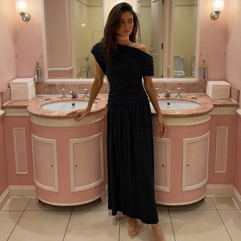 Mozision Incline Shoulder Backless Sexy Maxi Dress Women Summer New Fashion Sleeveless Pleated Ruched Club Party Long Dress